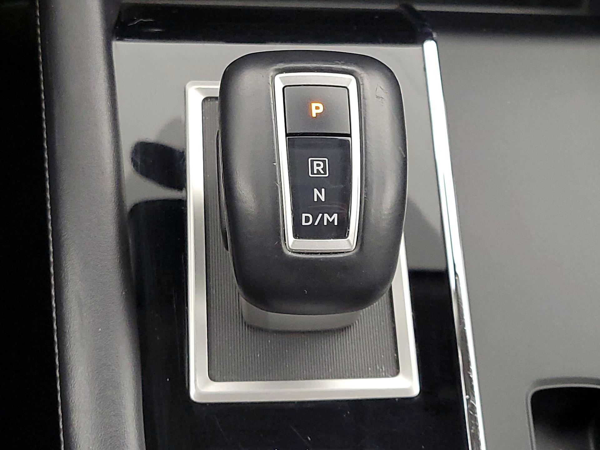 Thumbnail: 2024 Mitsubishi Outlander - 18