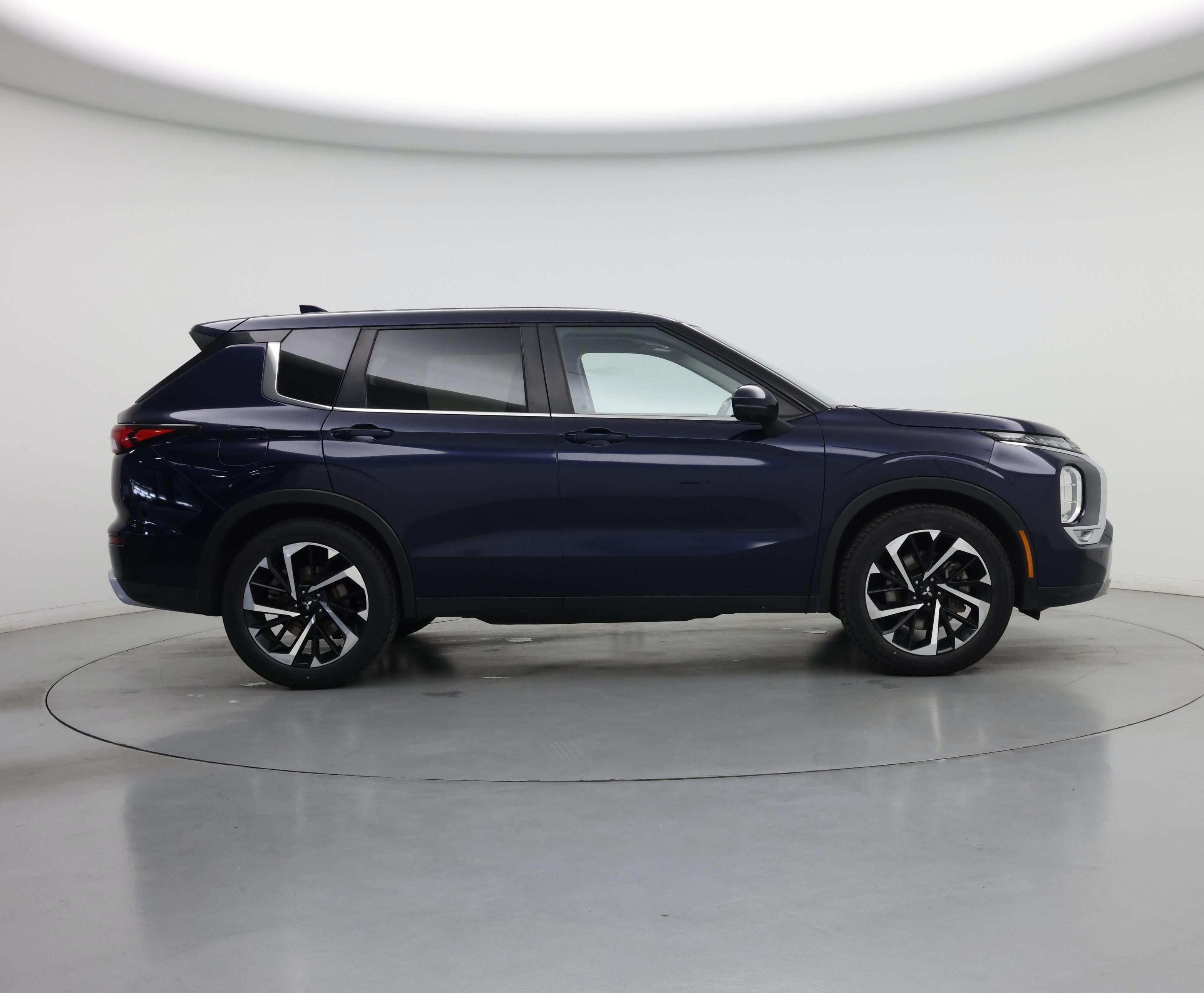 Thumbnail: 2024 Mitsubishi Outlander - 7