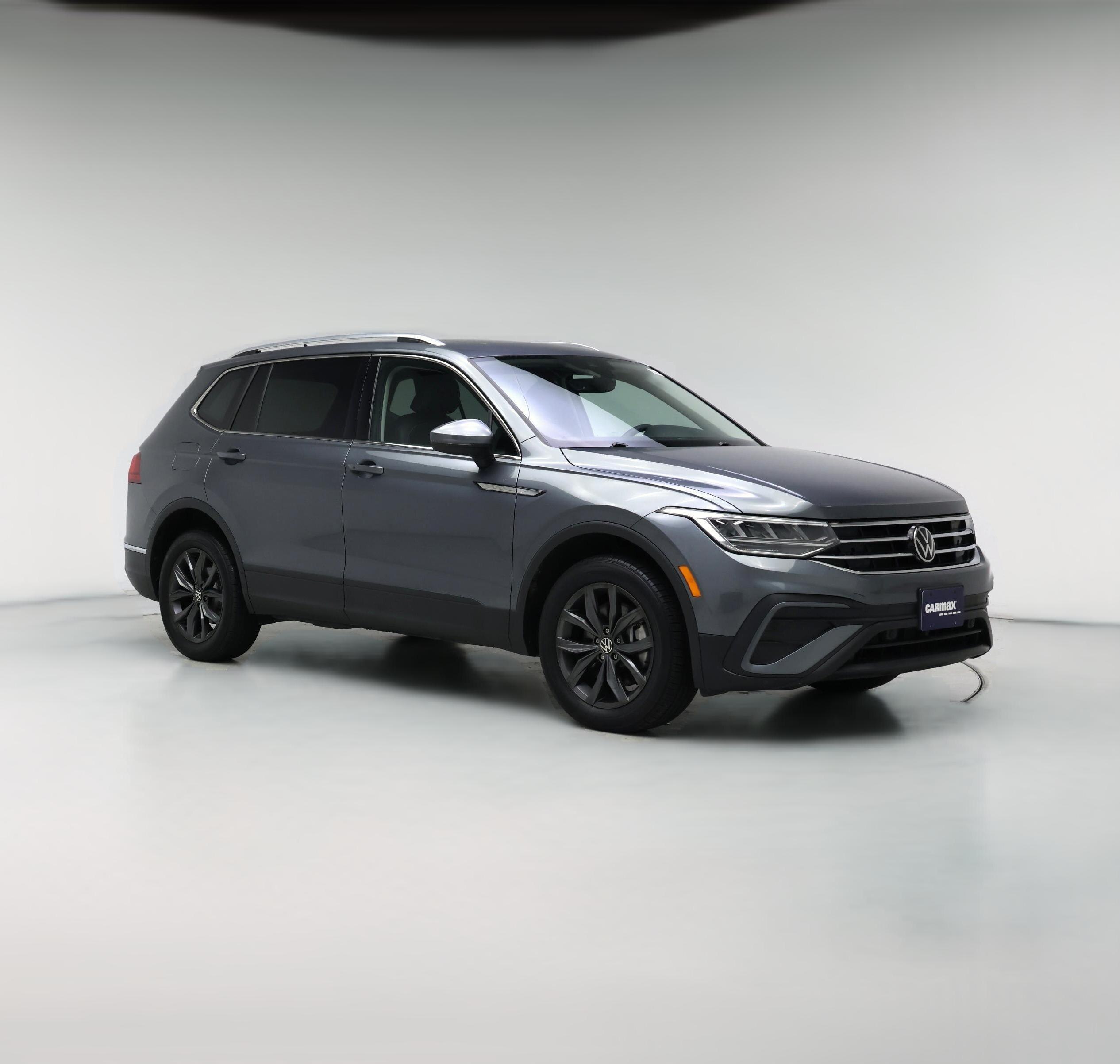 Thumbnail: 2022 Volkswagen Tiguan - 1