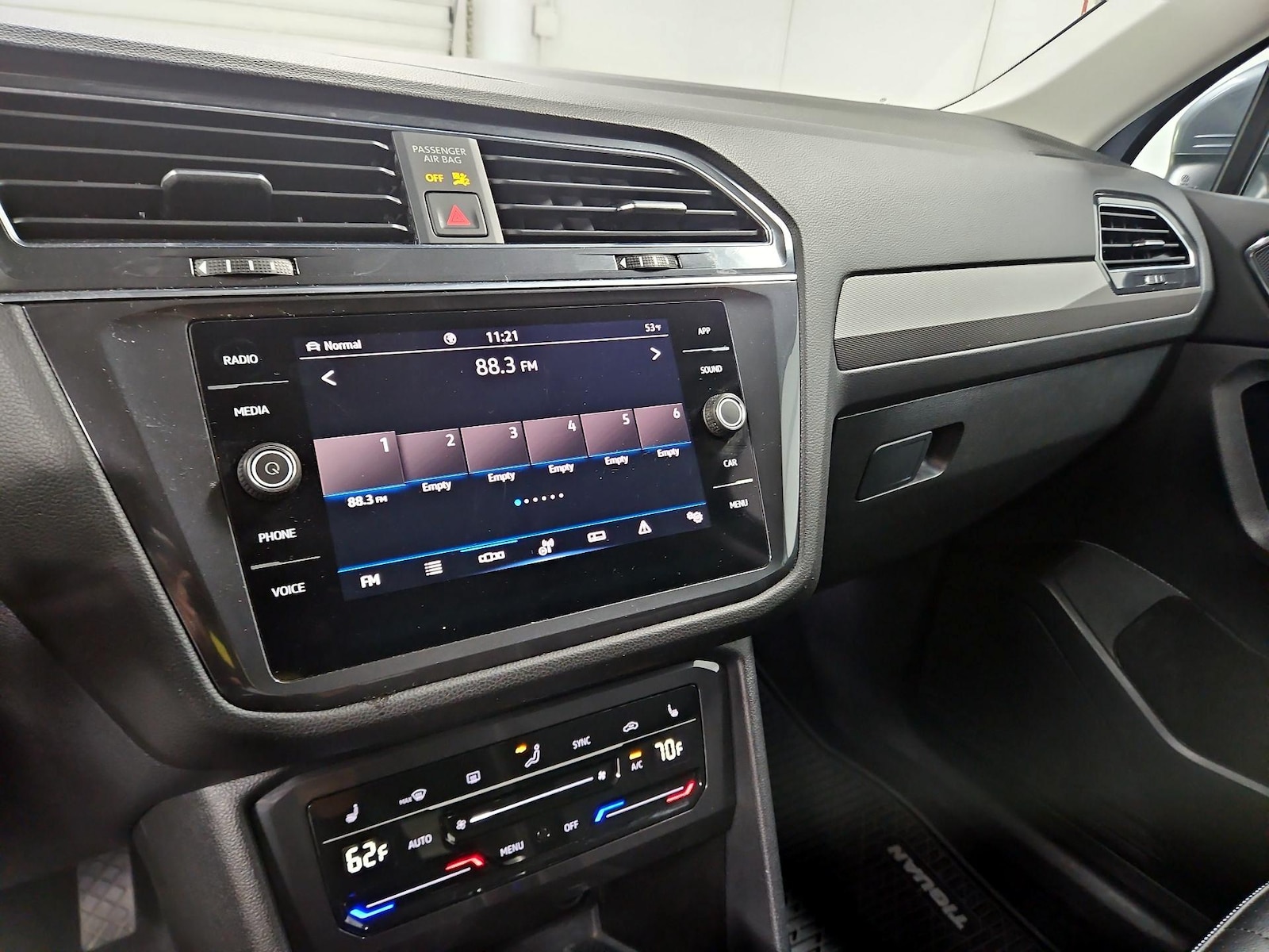 2022 Volkswagen Tiguan SE - Photo 16