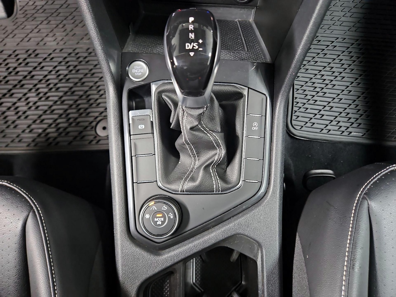 2022 Volkswagen Tiguan SE - Photo 18