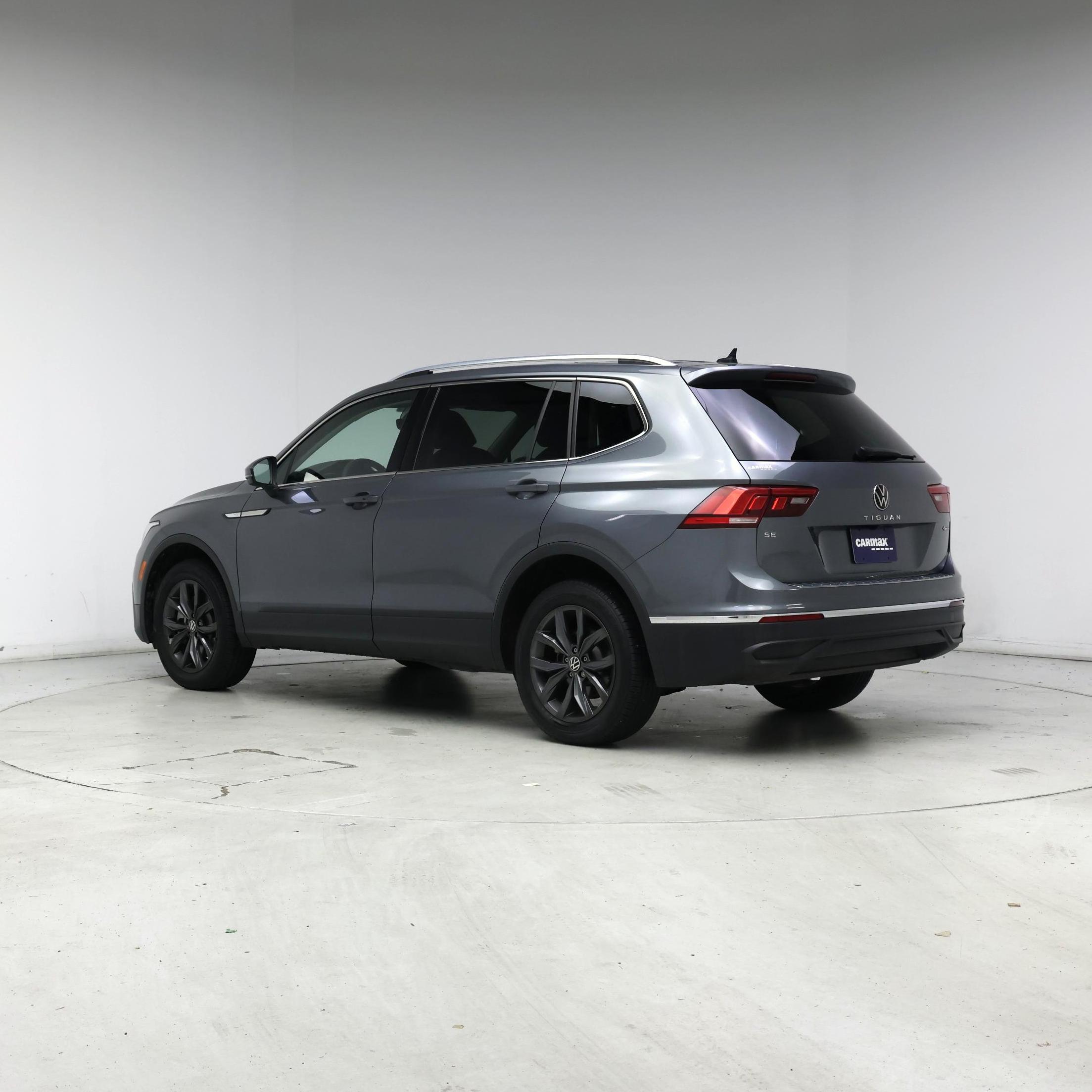 Thumbnail: 2022 Volkswagen Tiguan - 2