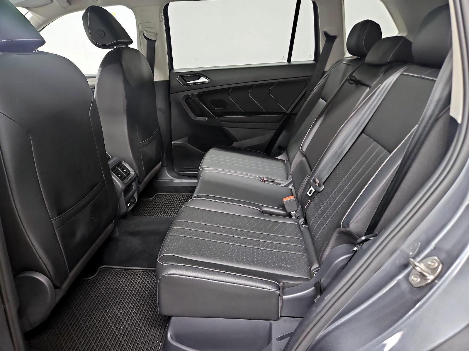 2022 Volkswagen Tiguan SE - Photo 21