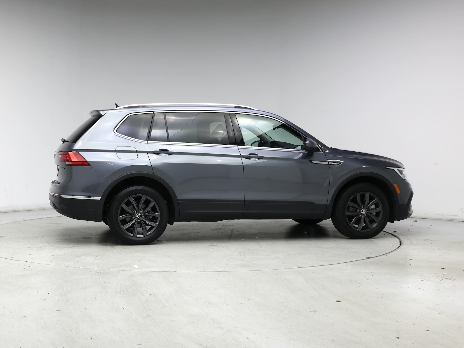 2022 Volkswagen Tiguan SE - Photo 8