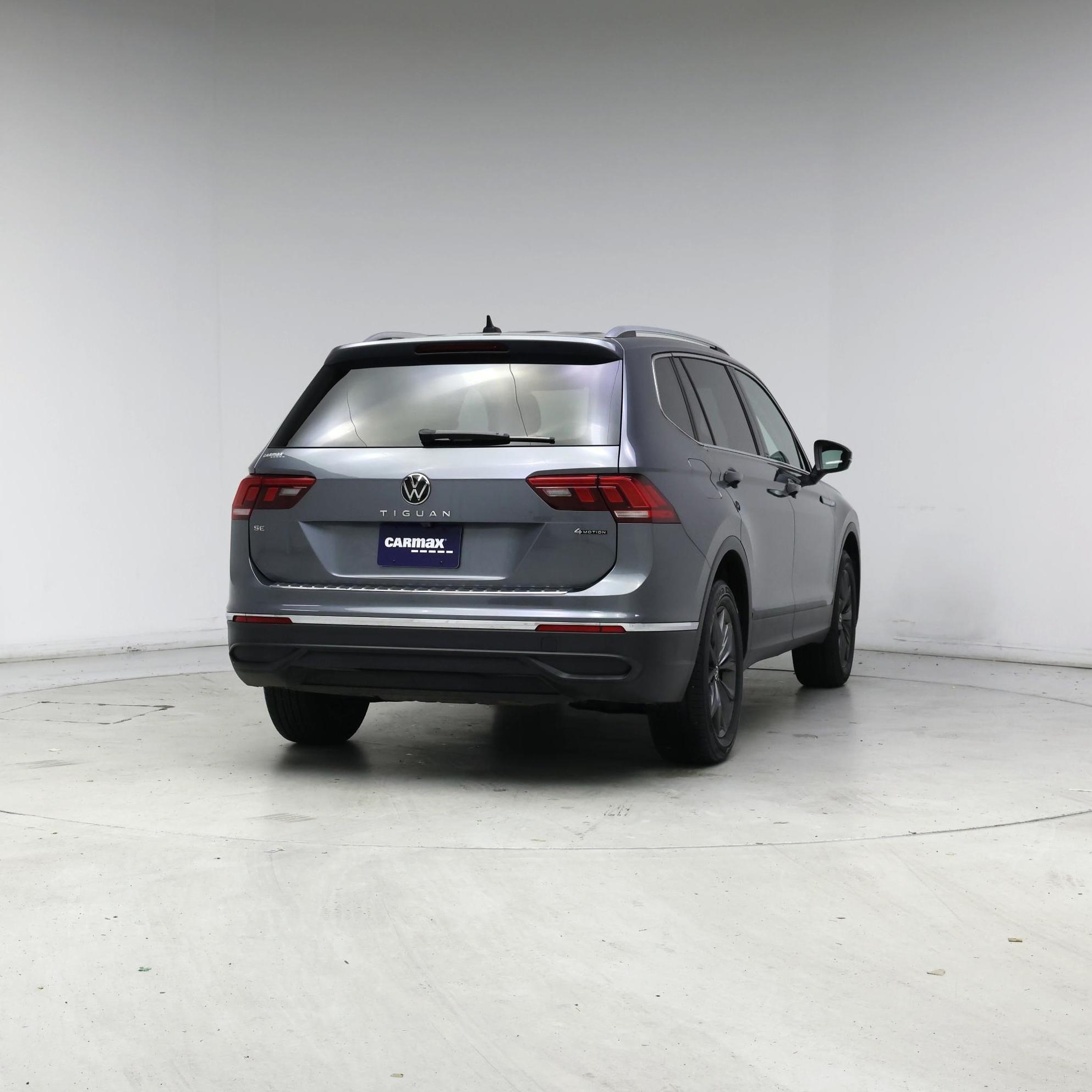 Thumbnail: 2022 Volkswagen Tiguan - 8