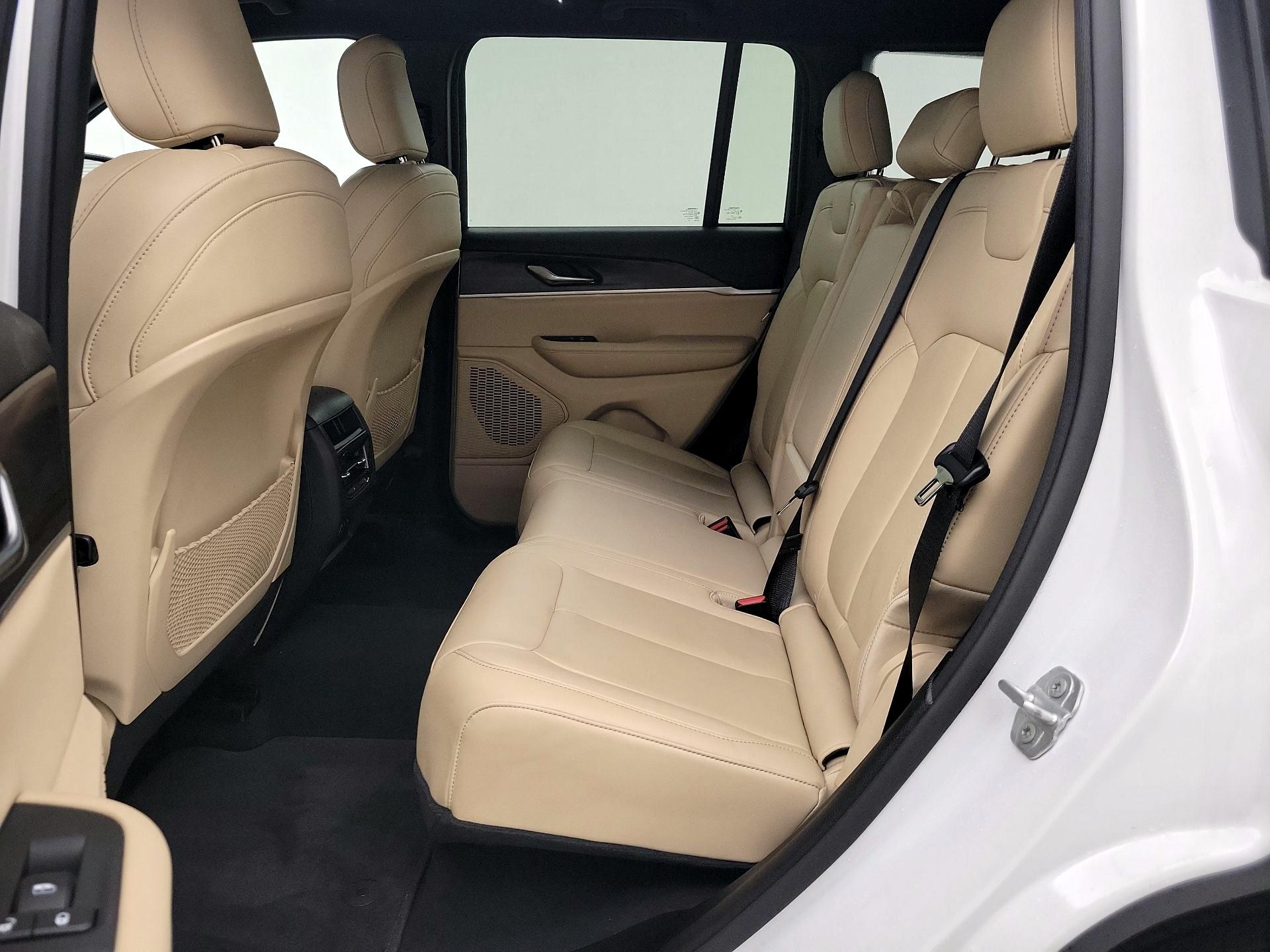 Thumbnail: 2023 Jeep Grand Cherokee - 20