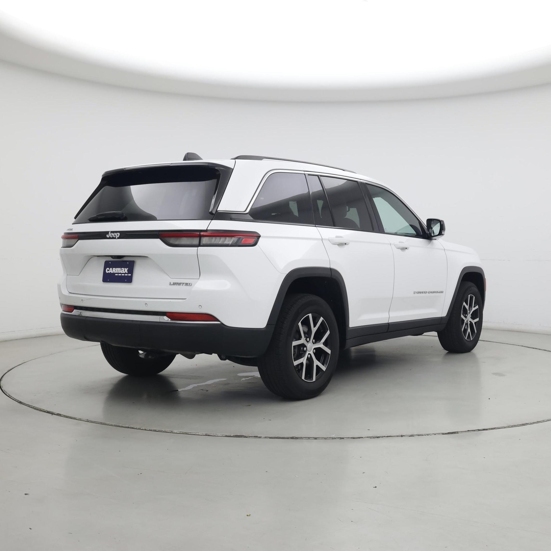 Thumbnail: 2023 Jeep Grand Cherokee - 8