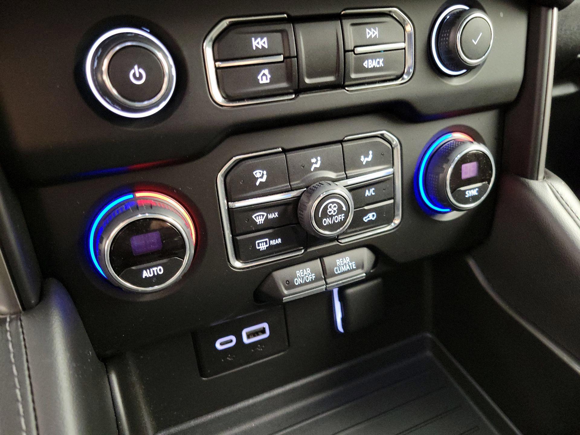 Thumbnail: 2024 Chevrolet Tahoe - 16