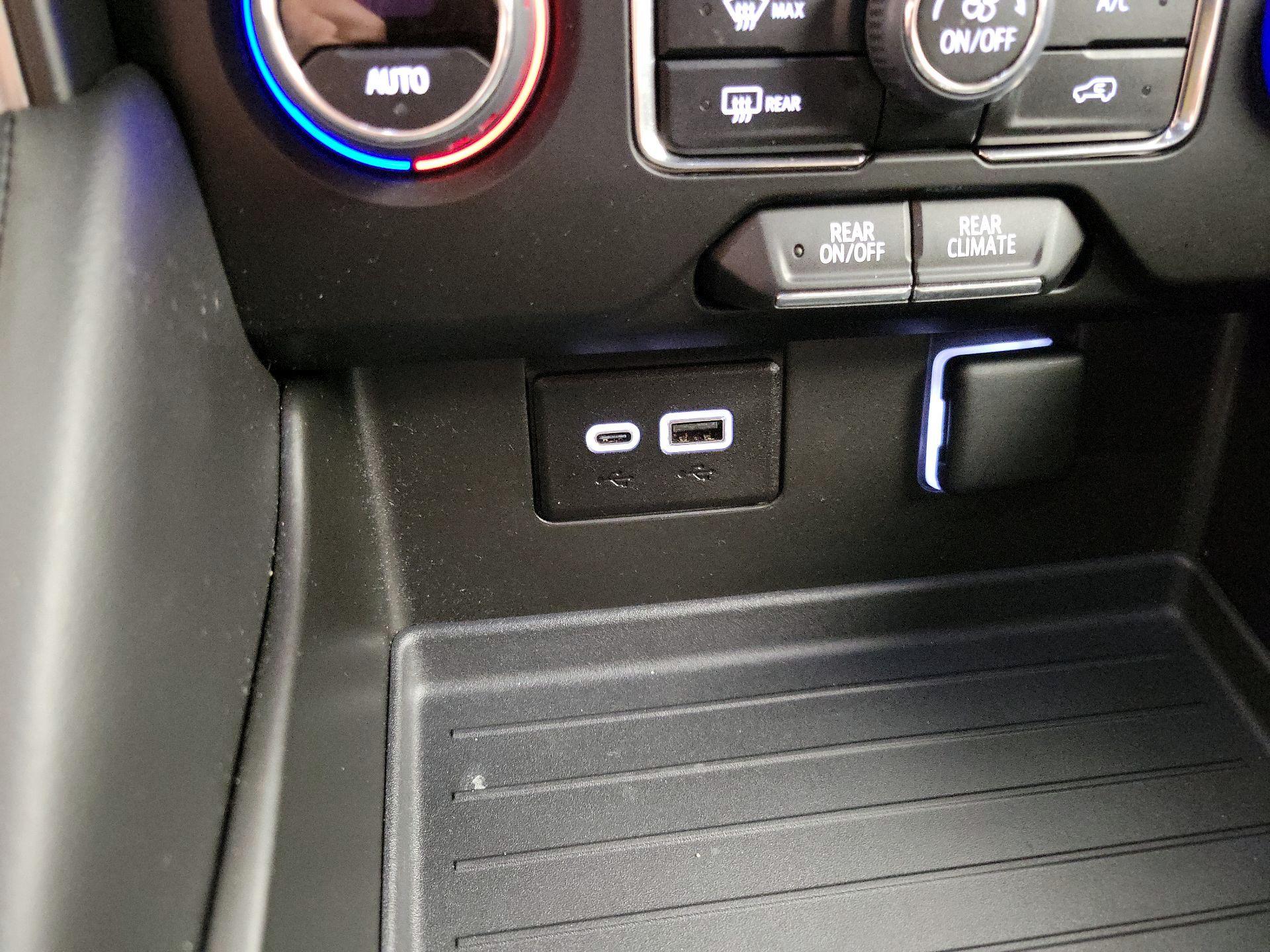 Thumbnail: 2024 Chevrolet Tahoe - 18