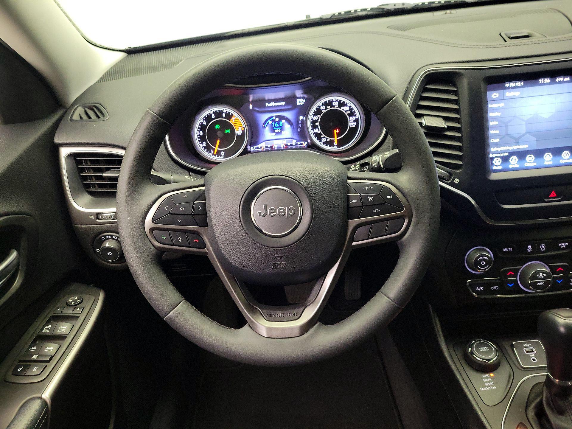 Thumbnail: 2022 Jeep Cherokee - 10