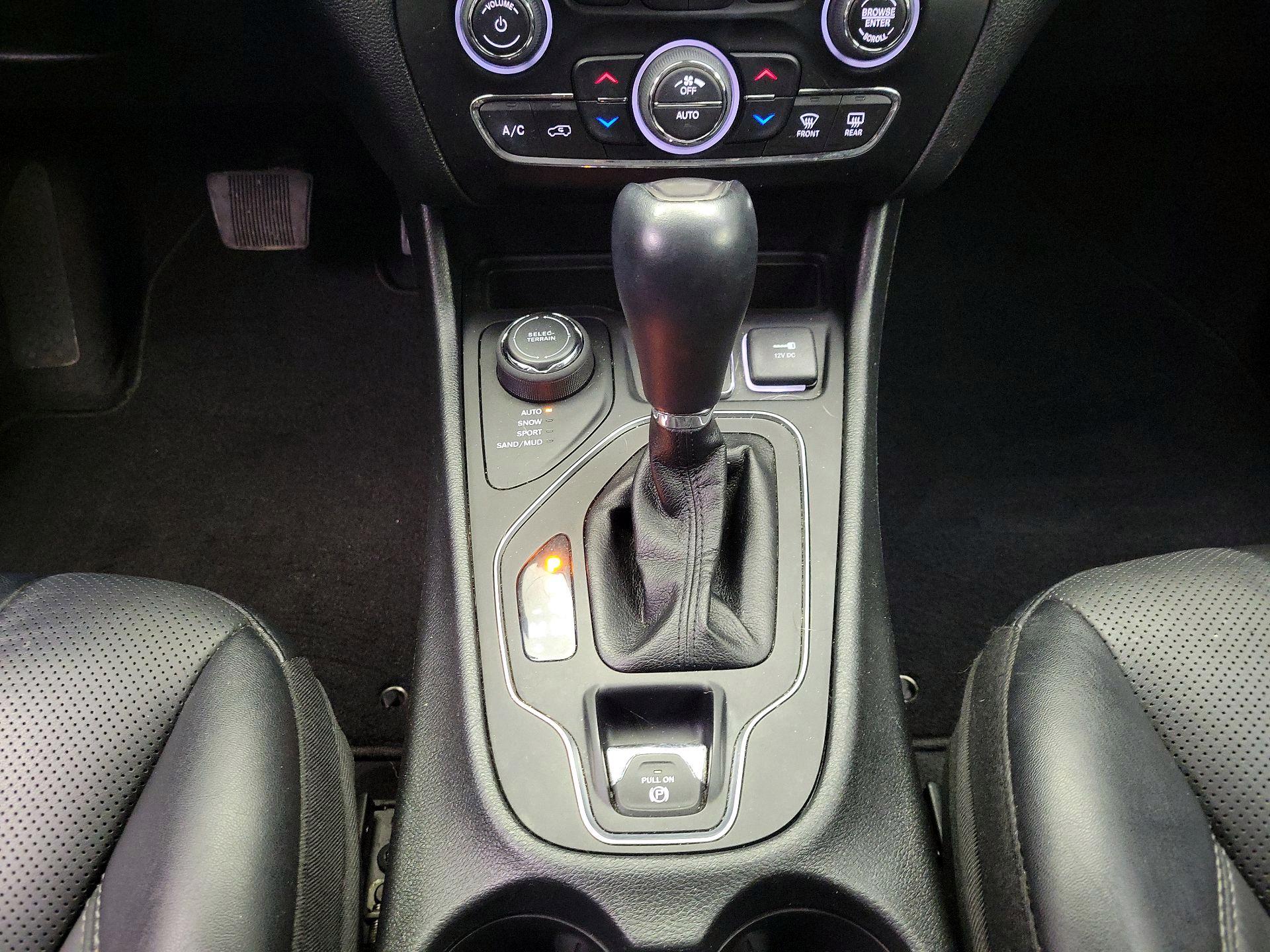 Thumbnail: 2022 Jeep Cherokee - 17