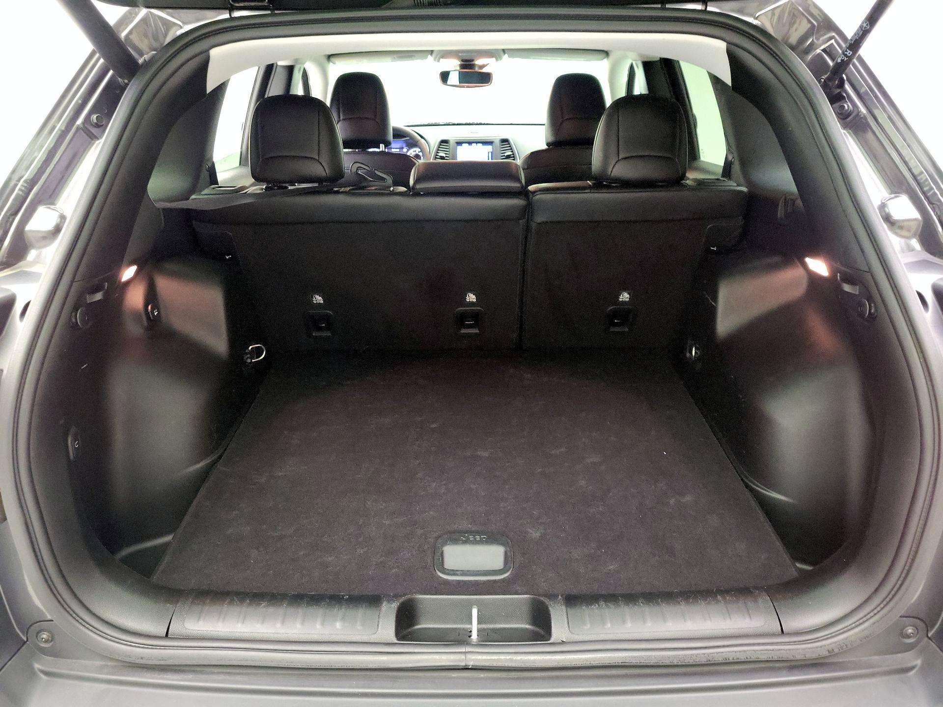 Thumbnail: 2022 Jeep Cherokee - 20