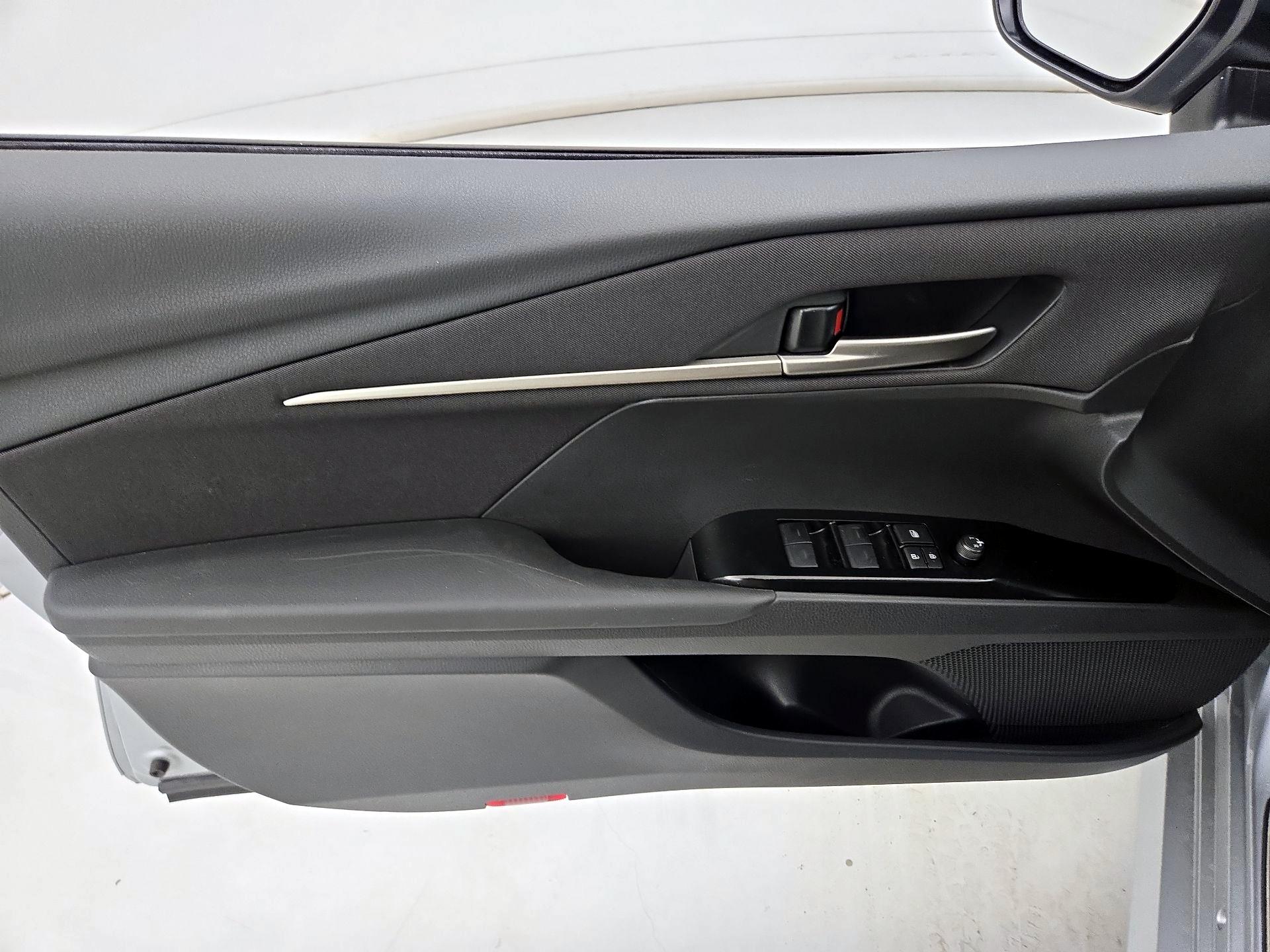 Thumbnail: 2025 Toyota Camry - 12