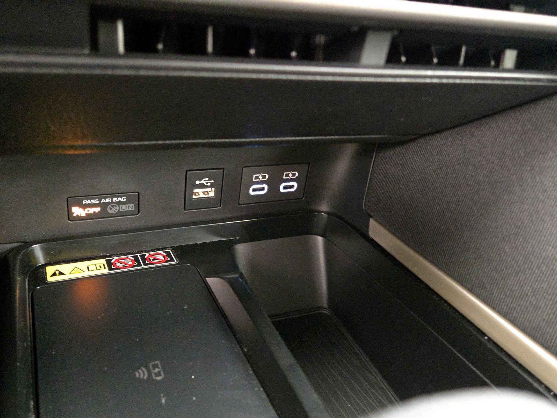 Thumbnail: 2025 Toyota Camry - 18