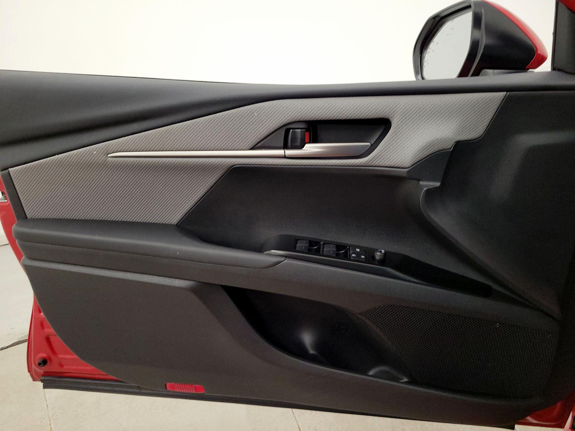 Thumbnail: 2025 Toyota Camry - 12