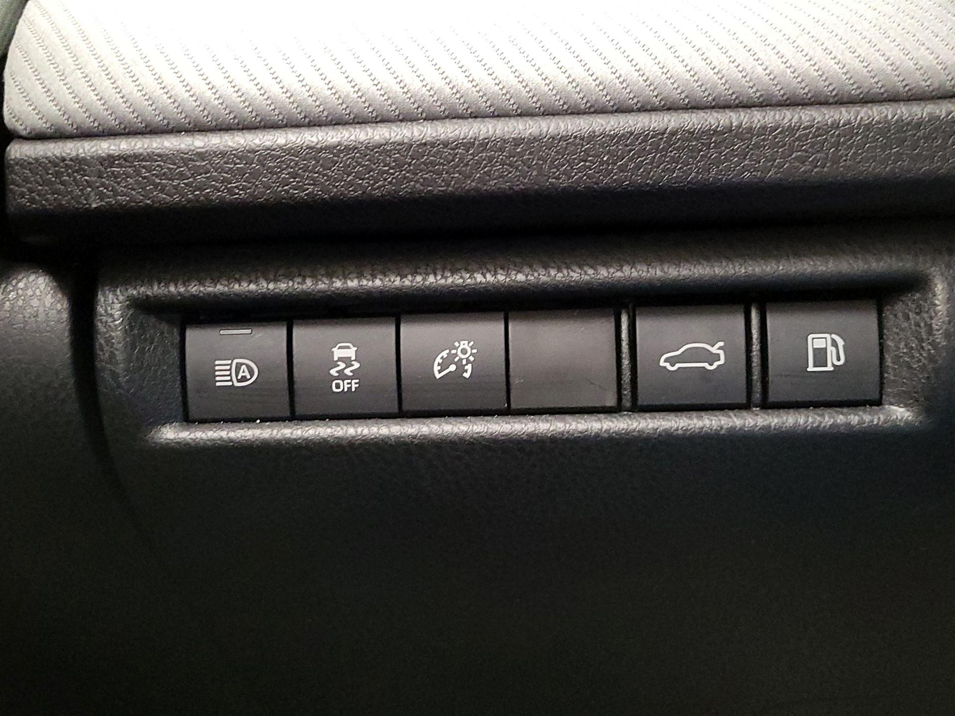 Thumbnail: 2025 Toyota Camry - 13