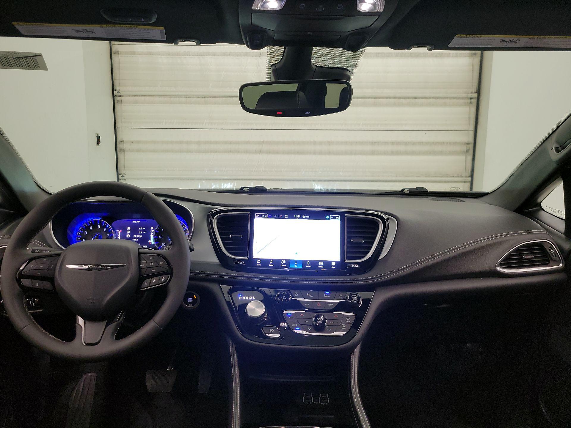 Thumbnail: 2025 Chrysler Pacifica - 9