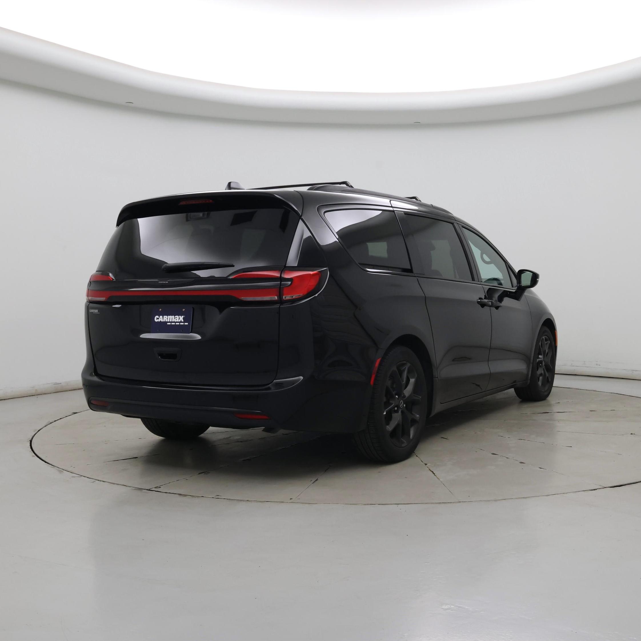 Thumbnail: 2025 Chrysler Pacifica - 8