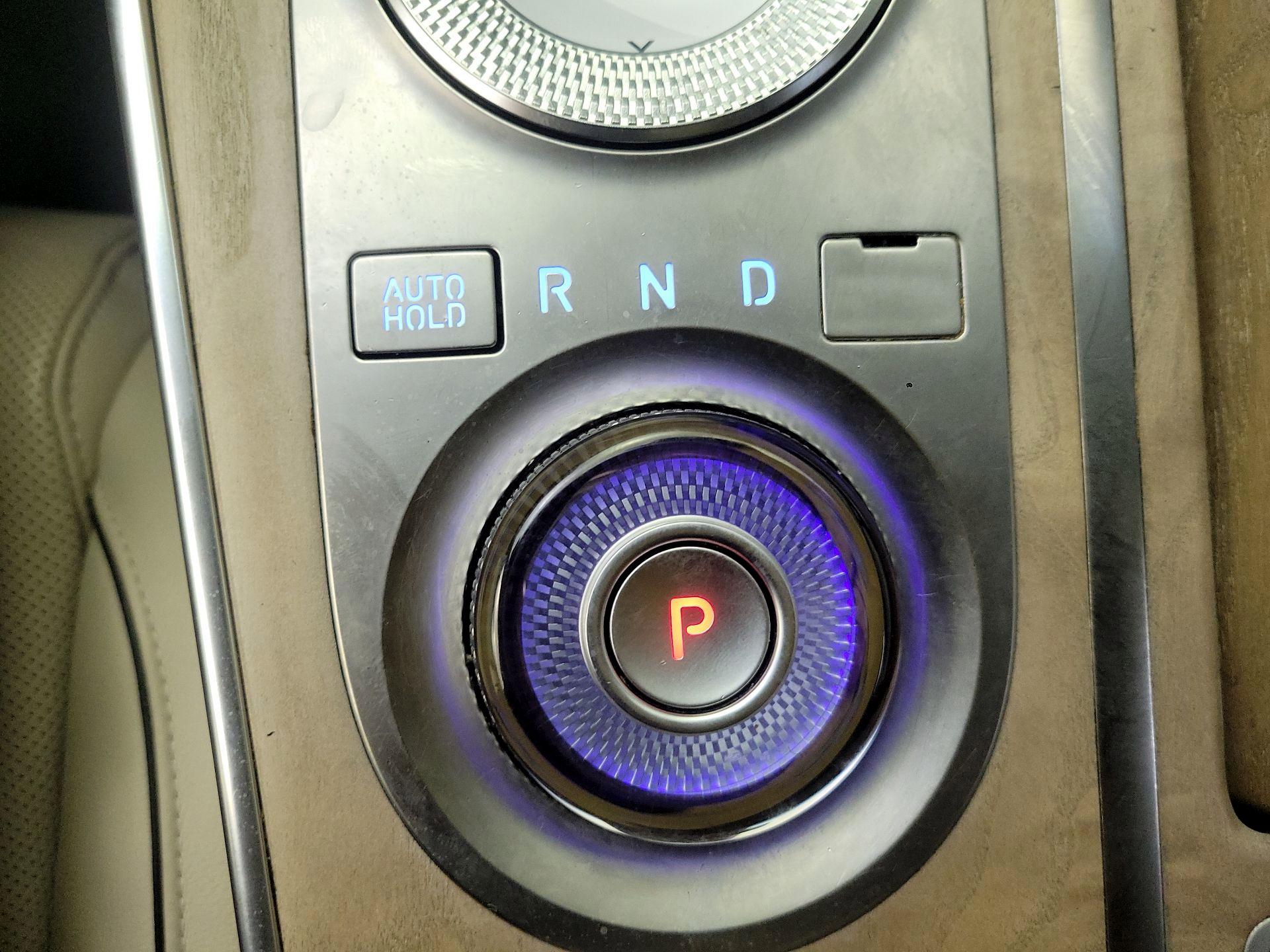 Thumbnail: 2021 Genesis GV80 - 16