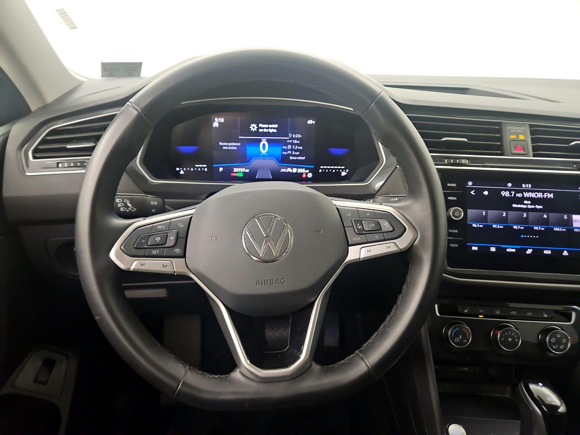 Thumbnail: 2024 Volkswagen Tiguan - 10