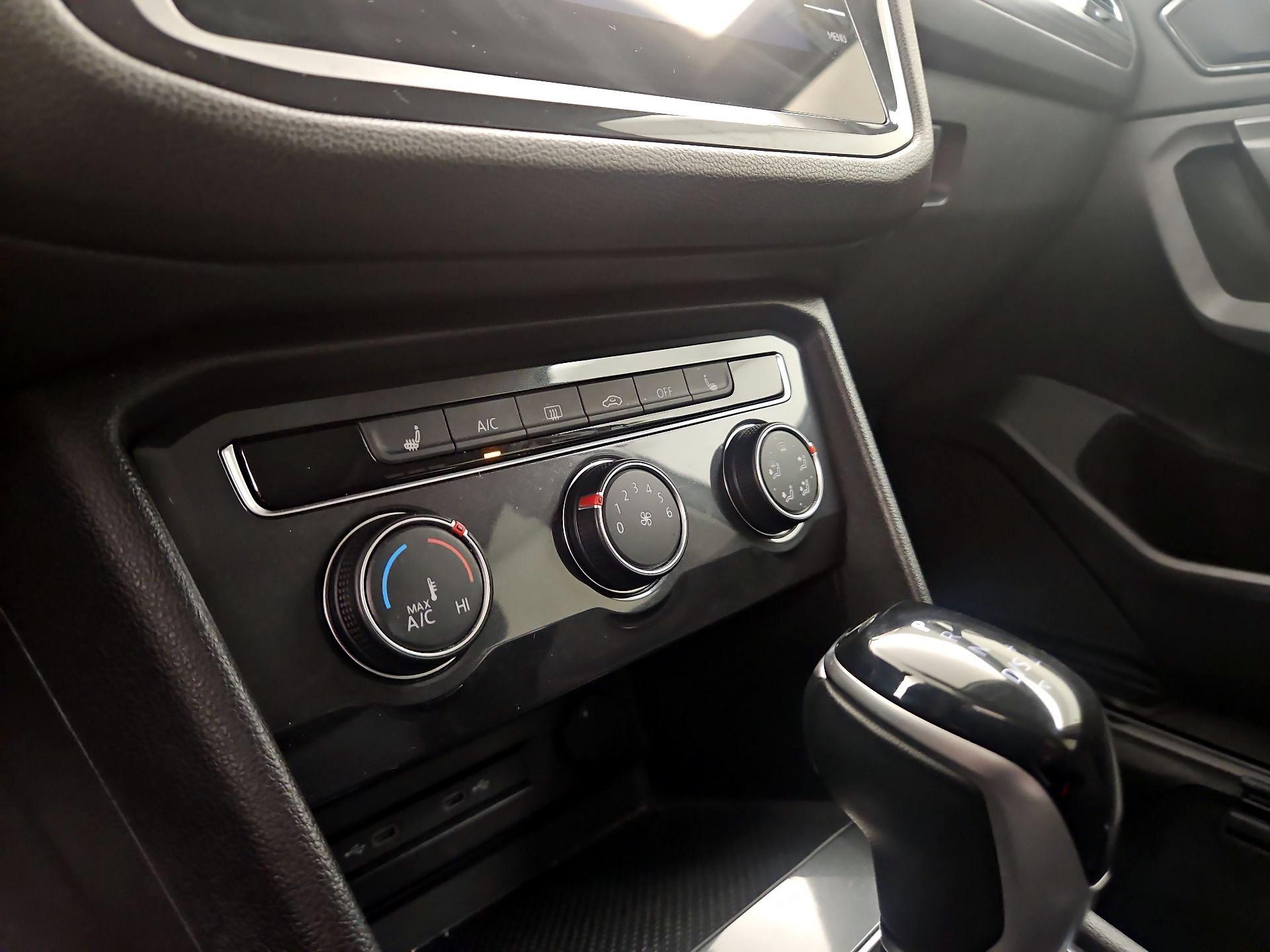Thumbnail: 2024 Volkswagen Tiguan - 16