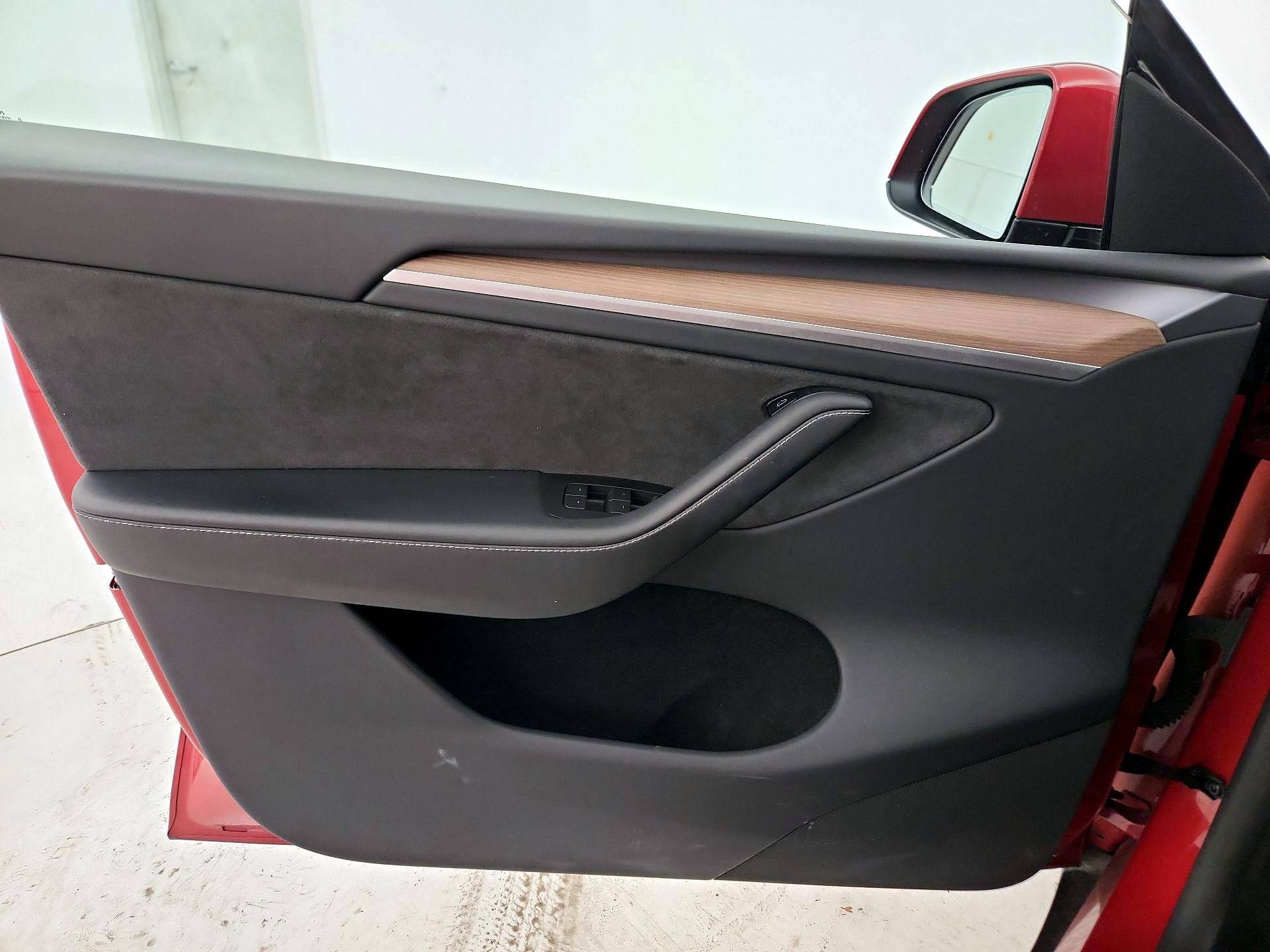 Thumbnail: 2023 Tesla Model Y - 12