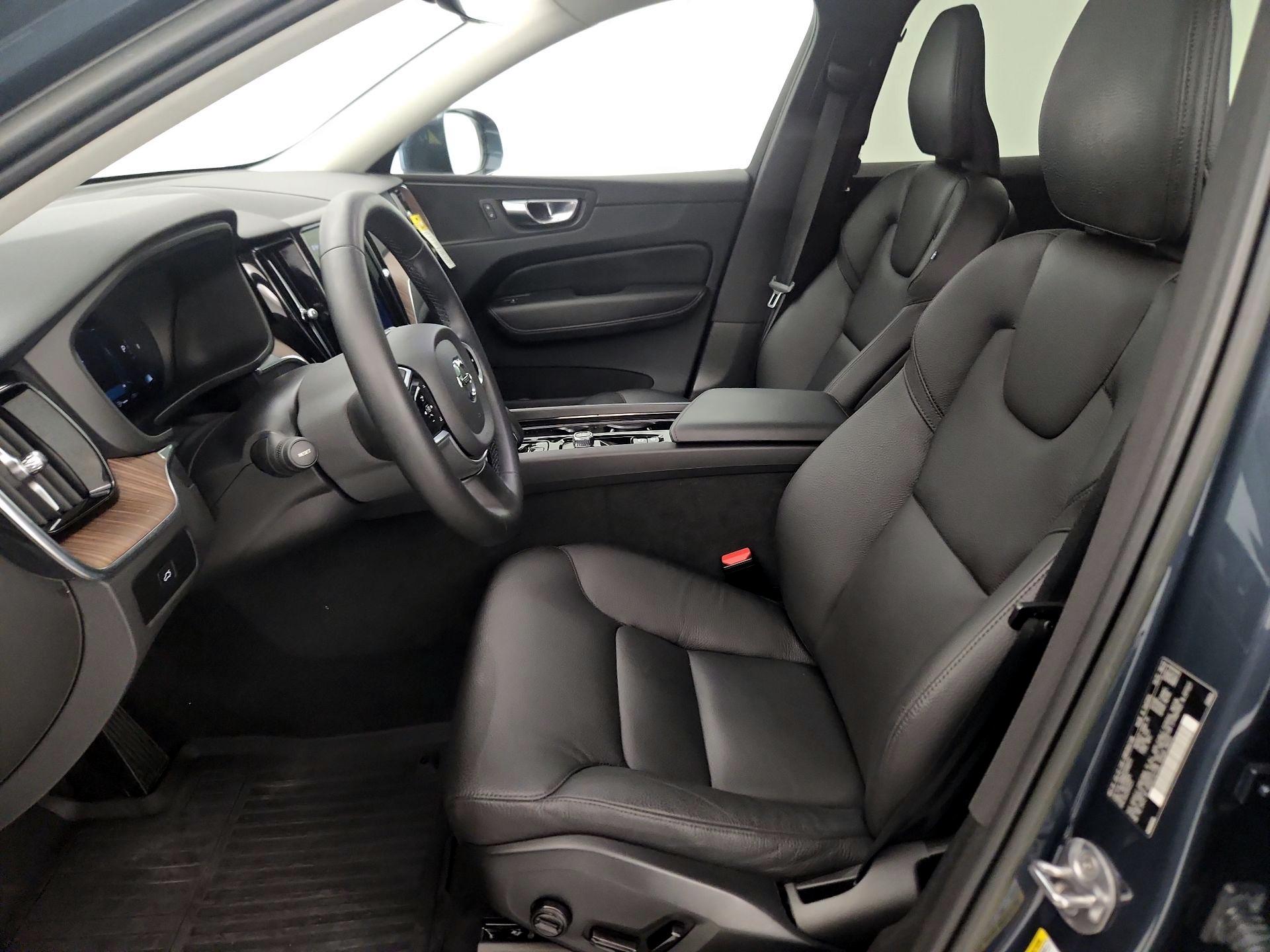 Thumbnail: 2023 Volvo XC60 - 11