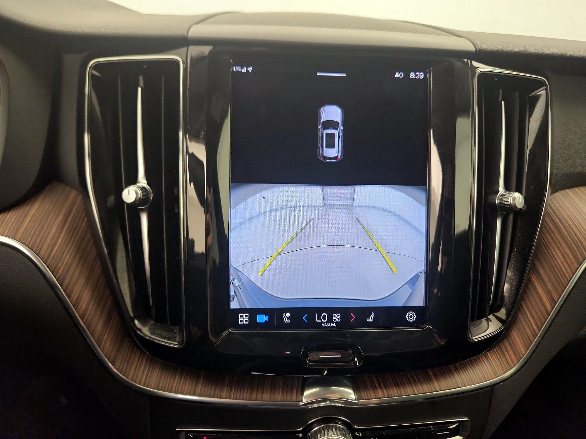 Thumbnail: 2023 Volvo XC60 - 14