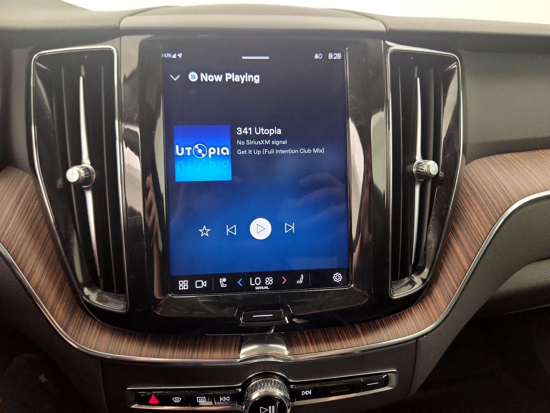 Thumbnail: 2023 Volvo XC60 - 15