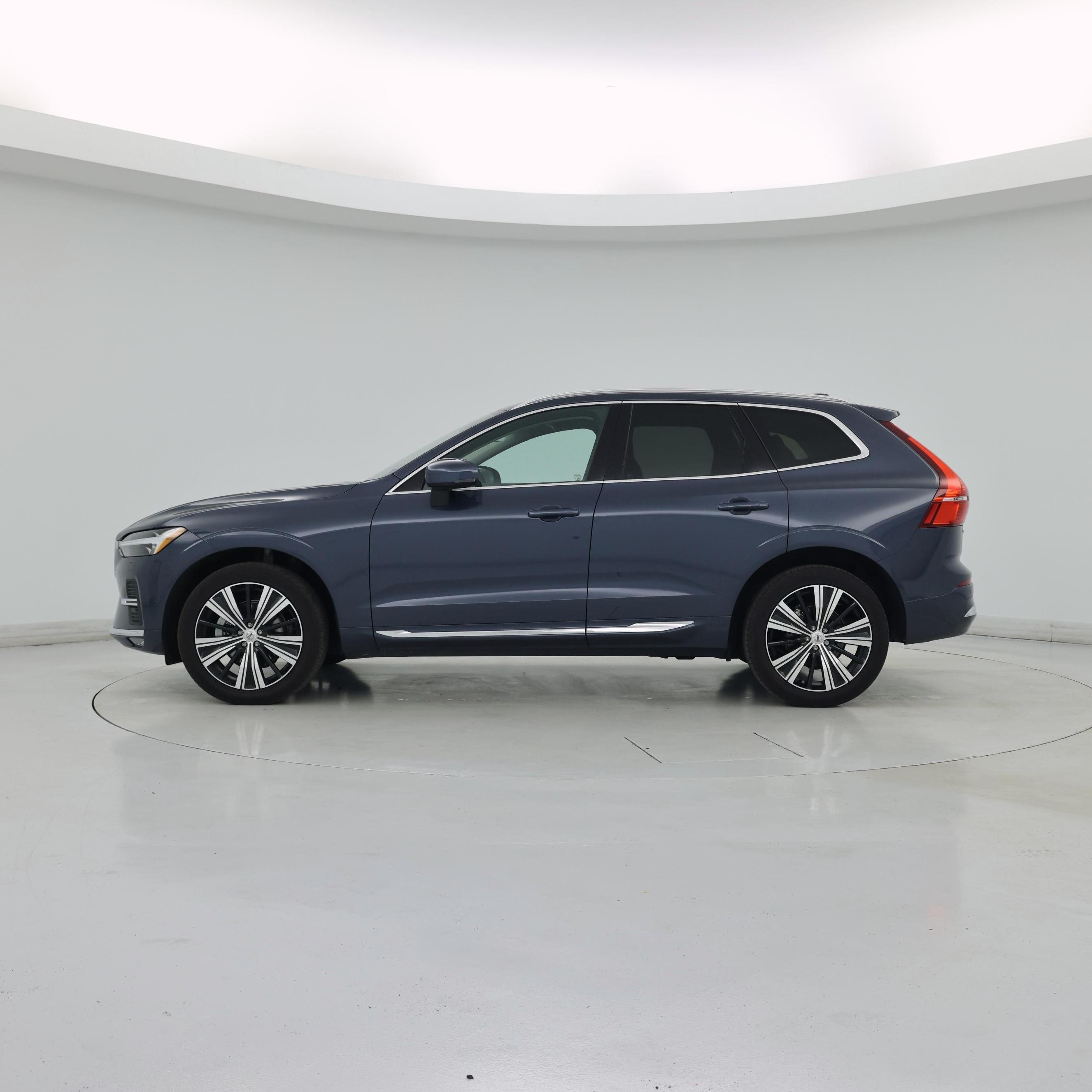 Thumbnail: 2023 Volvo XC60 - 3
