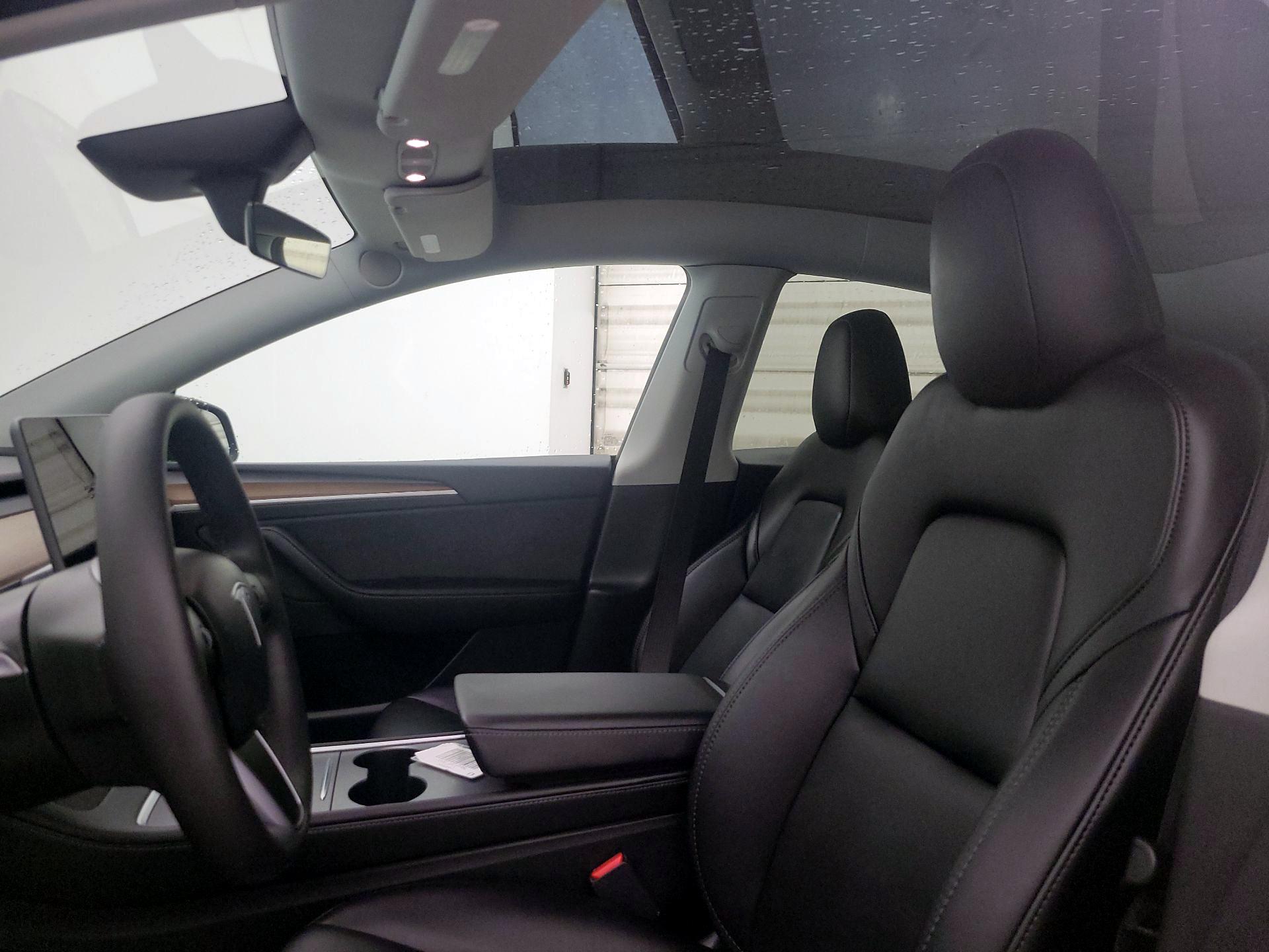 Thumbnail: 2024 Tesla Model Y - 18