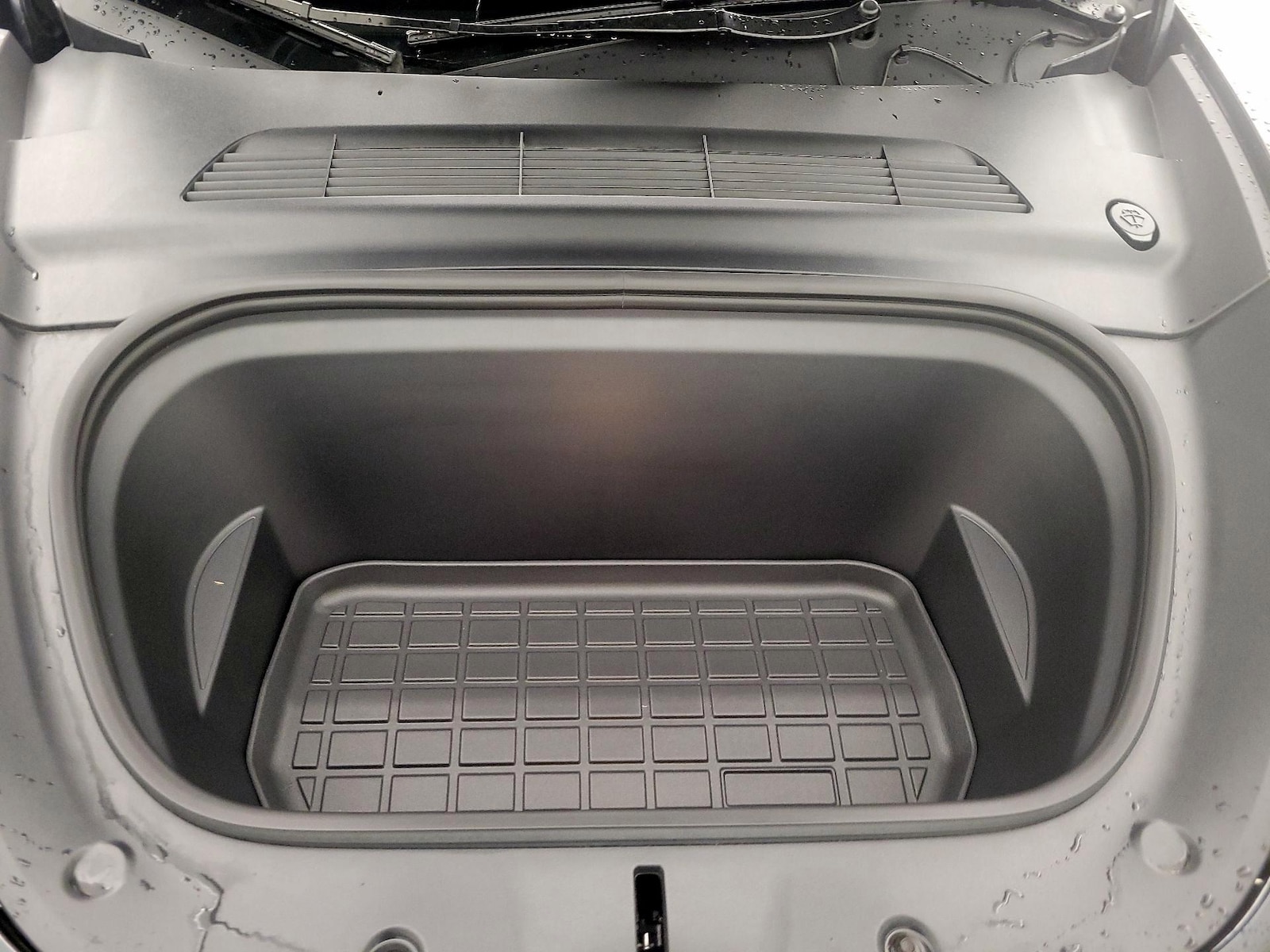 2024 Tesla Model Y Long Range - Photo 22