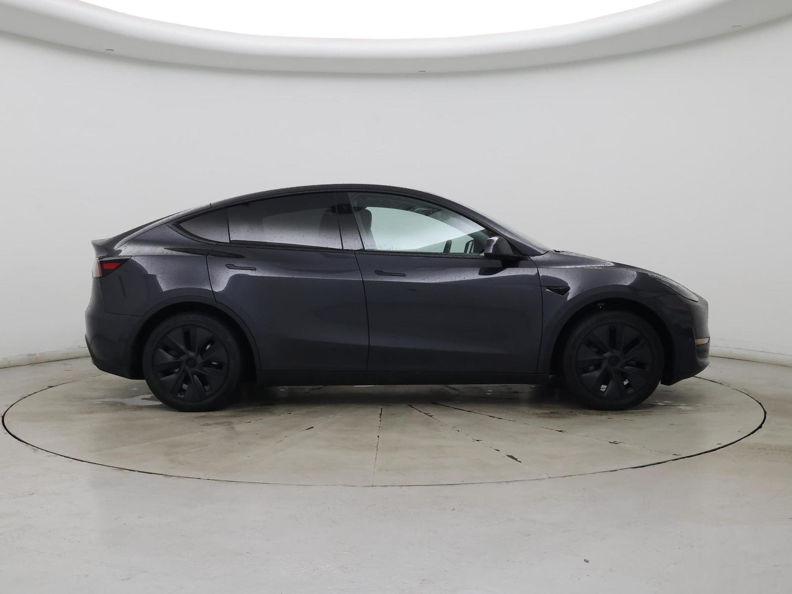 2024 Tesla Model Y Long Range - Photo 8