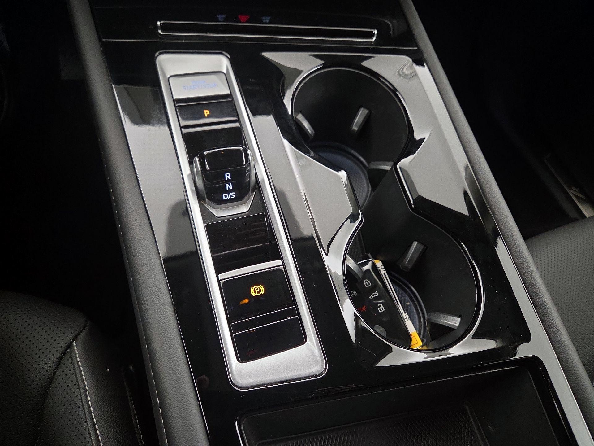 Thumbnail: 2025 Volkswagen Atlas - 17