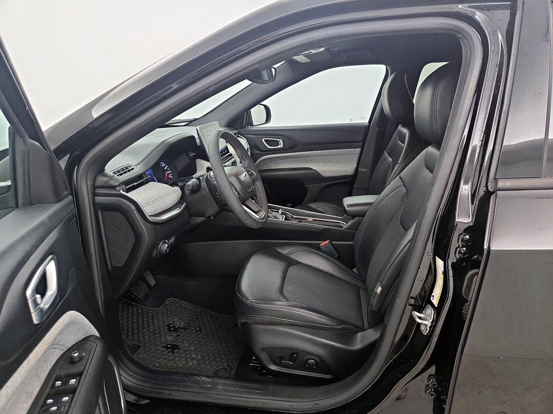 Thumbnail: 2023 Jeep Compass - 11
