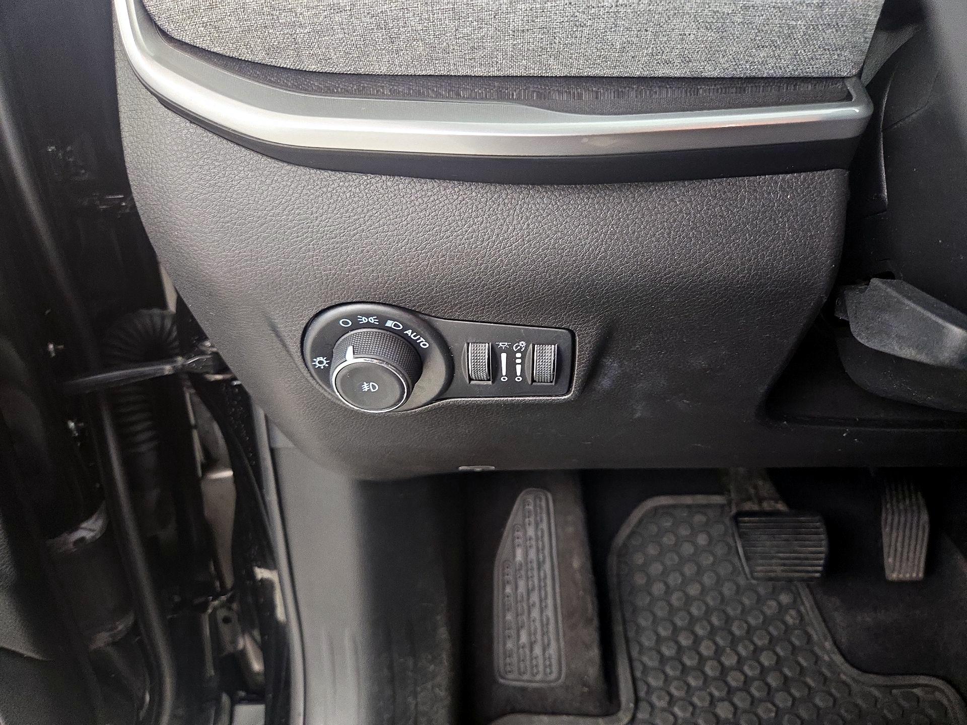 Thumbnail: 2023 Jeep Compass - 13