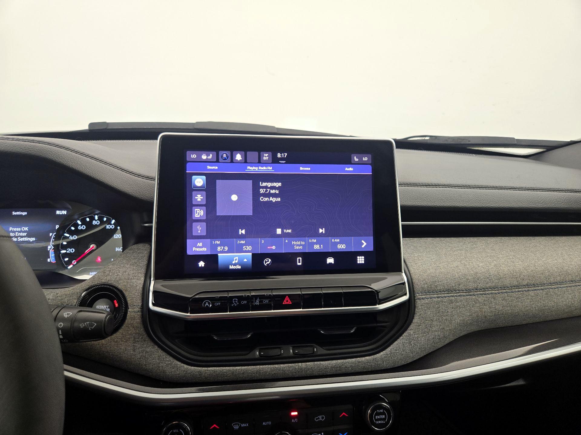 Thumbnail: 2023 Jeep Compass - 15