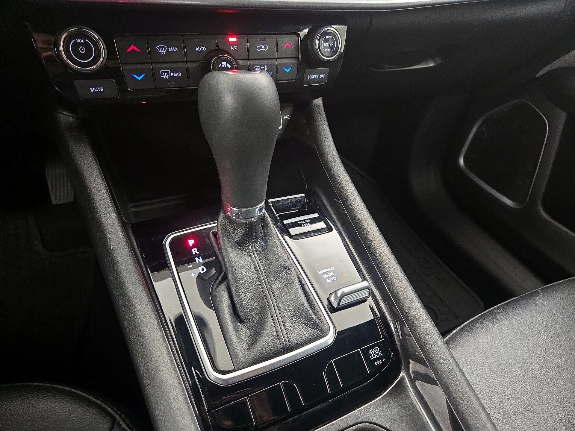 Thumbnail: 2023 Jeep Compass - 17