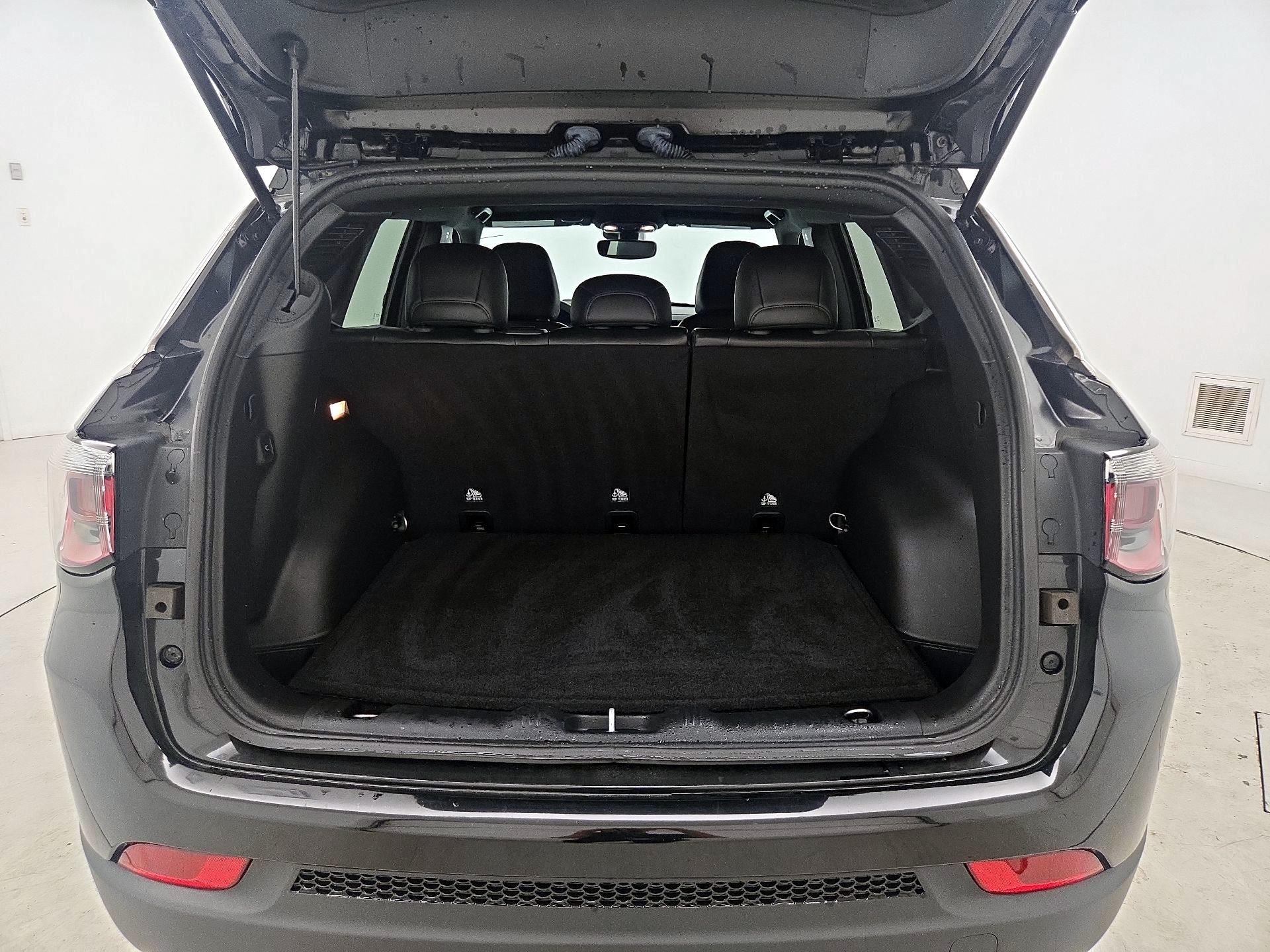 Thumbnail: 2023 Jeep Compass - 20