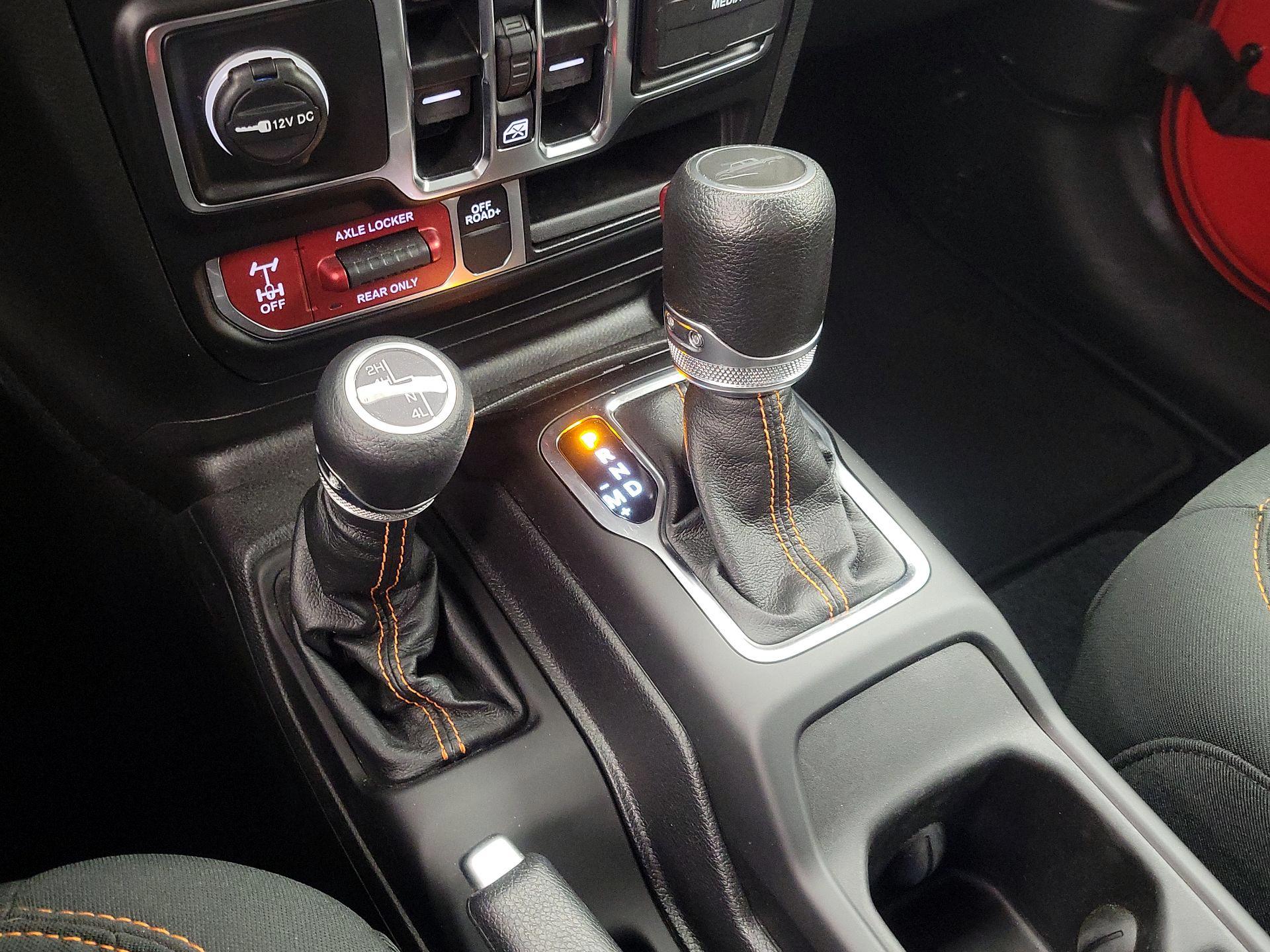 Thumbnail: 2023 Jeep Gladiator - 17