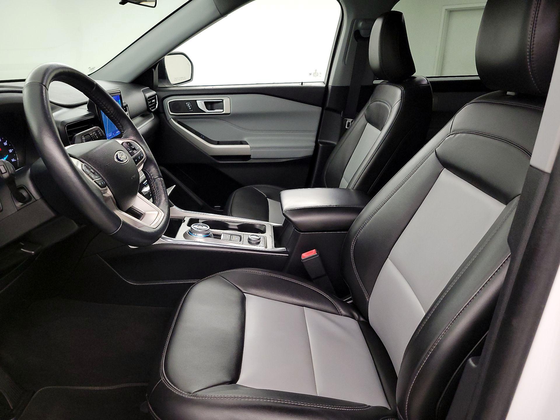 Thumbnail: 2022 Ford Explorer - 11