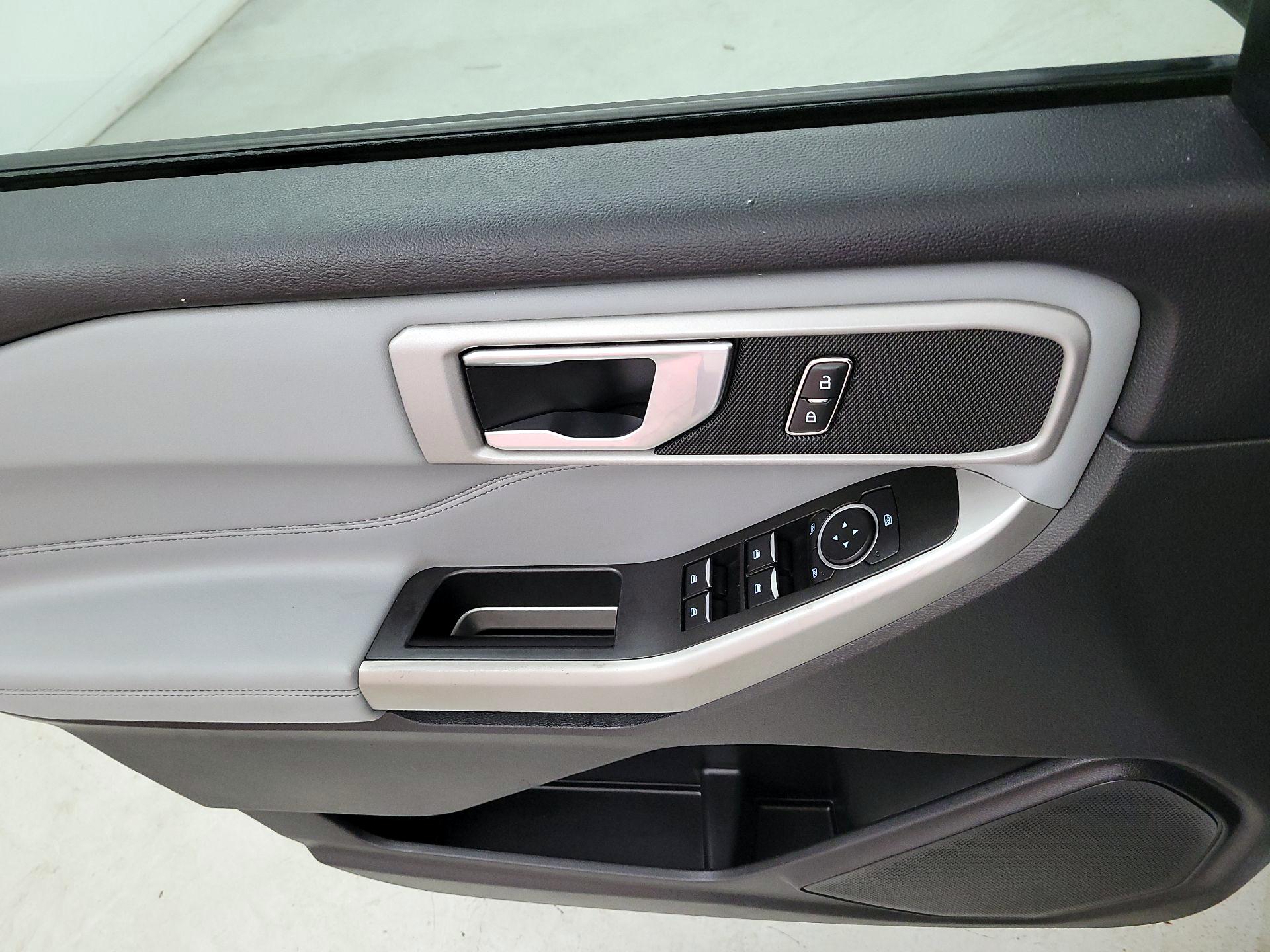 Thumbnail: 2022 Ford Explorer - 12