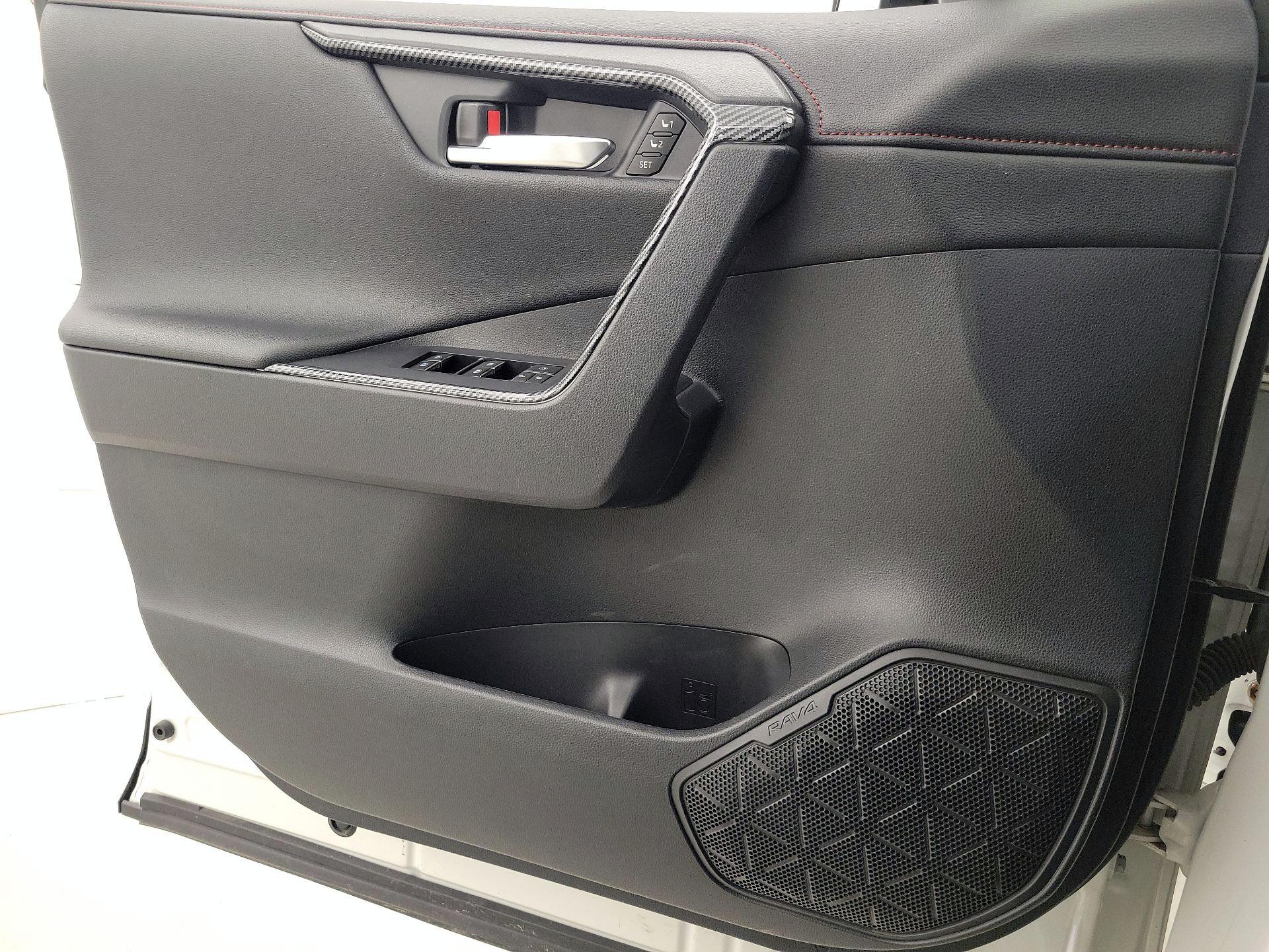 Thumbnail: 2021 Toyota RAV4 - 12