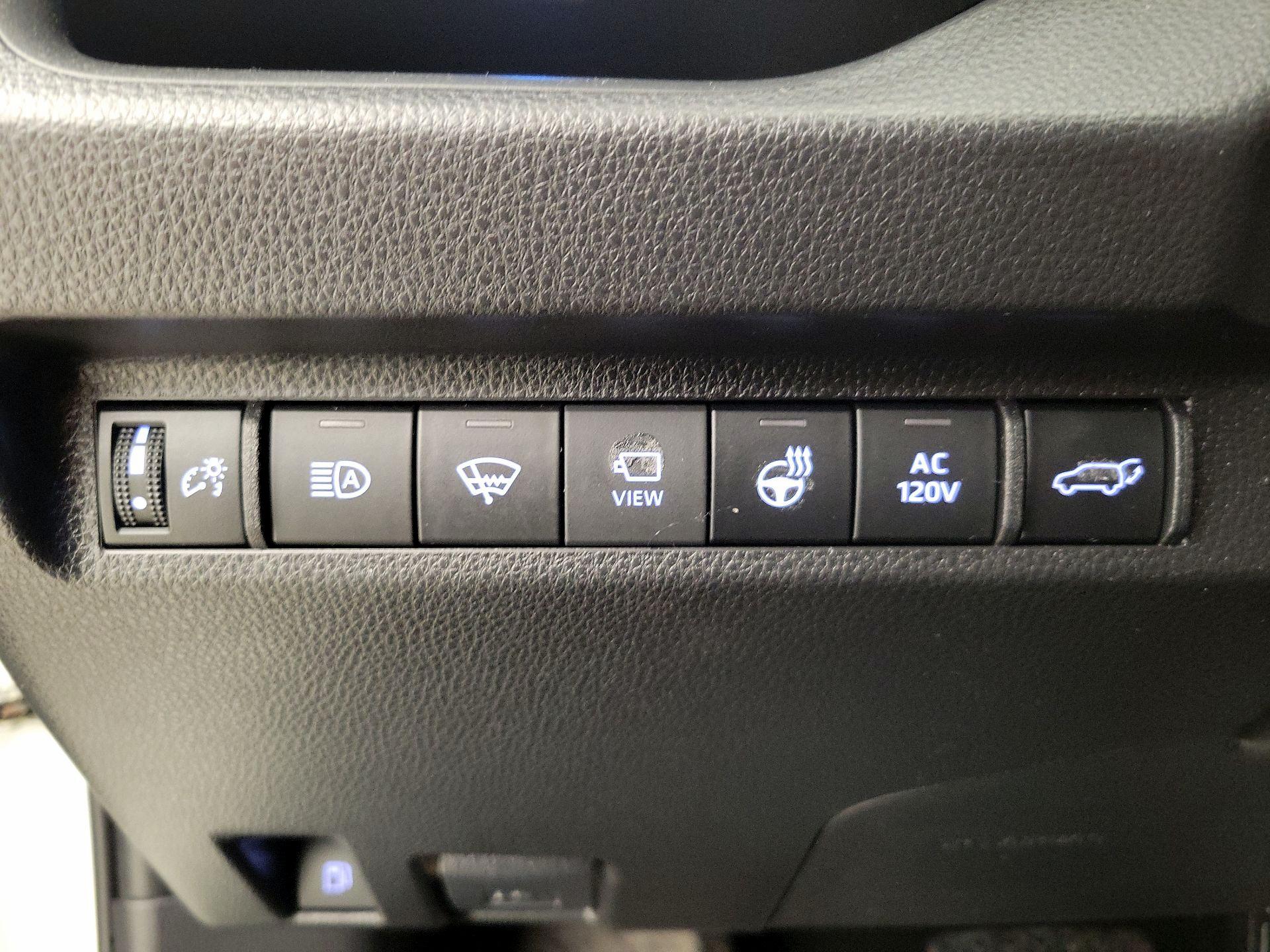 Thumbnail: 2021 Toyota RAV4 - 13