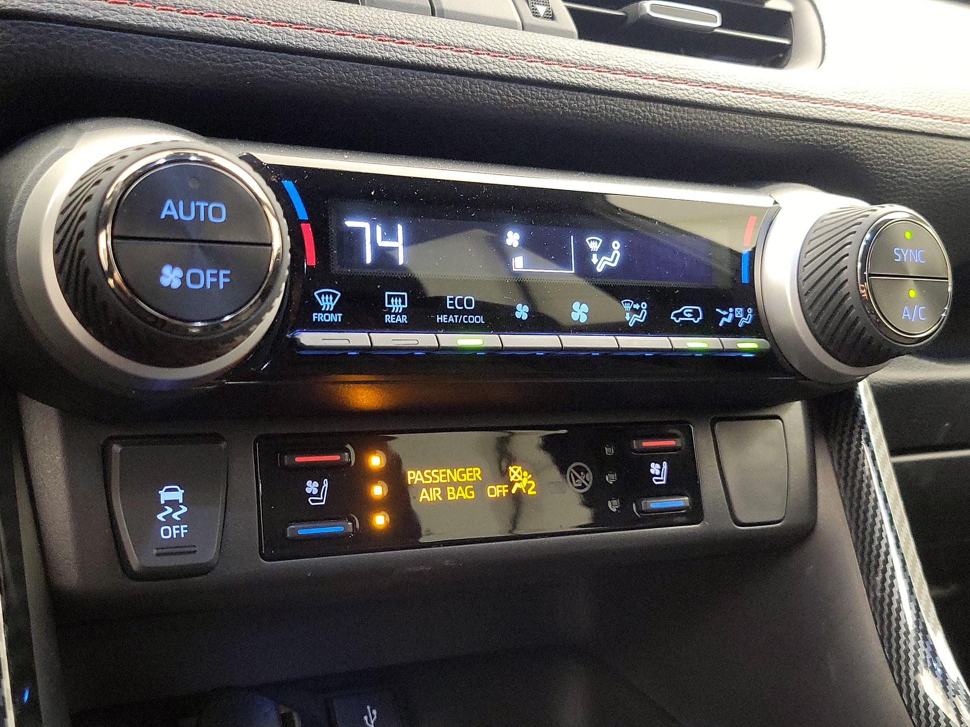 Thumbnail: 2021 Toyota RAV4 - 17