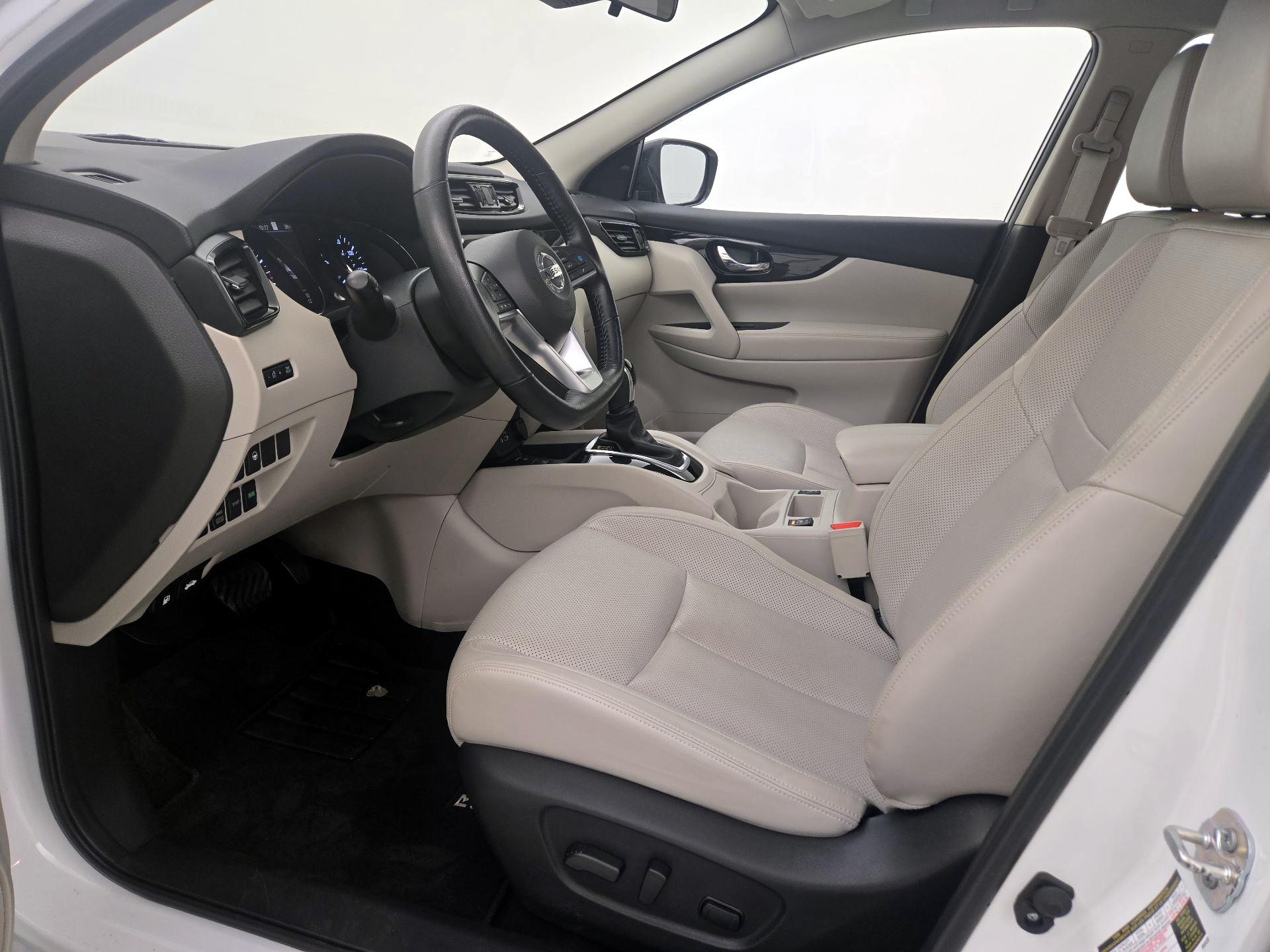 Thumbnail: 2022 Nissan Rogue Sport - 11