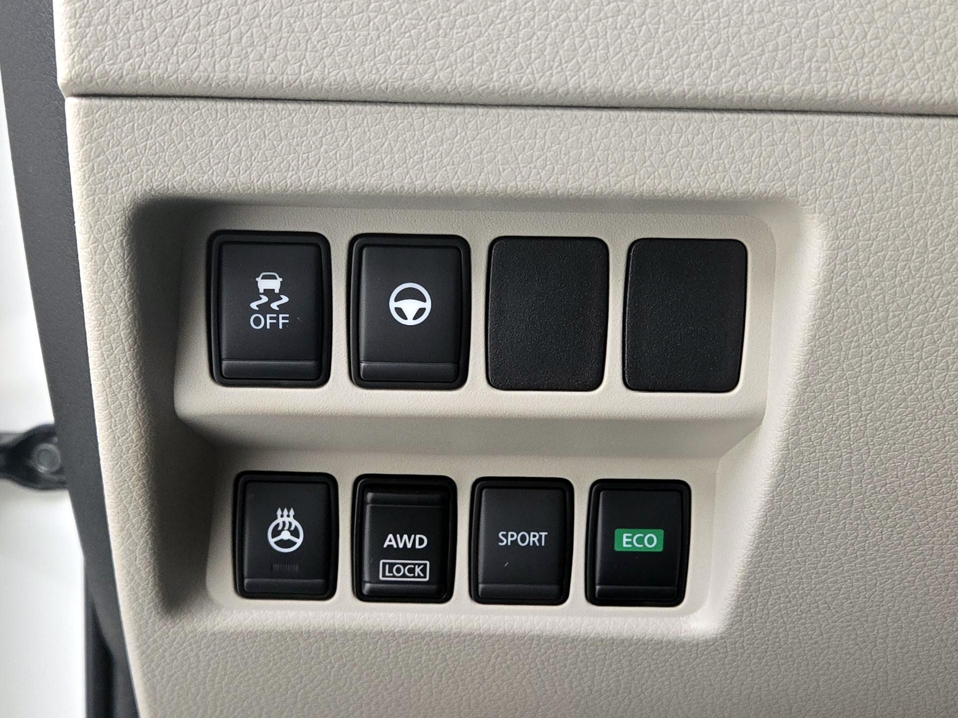 Thumbnail: 2022 Nissan Rogue Sport - 13