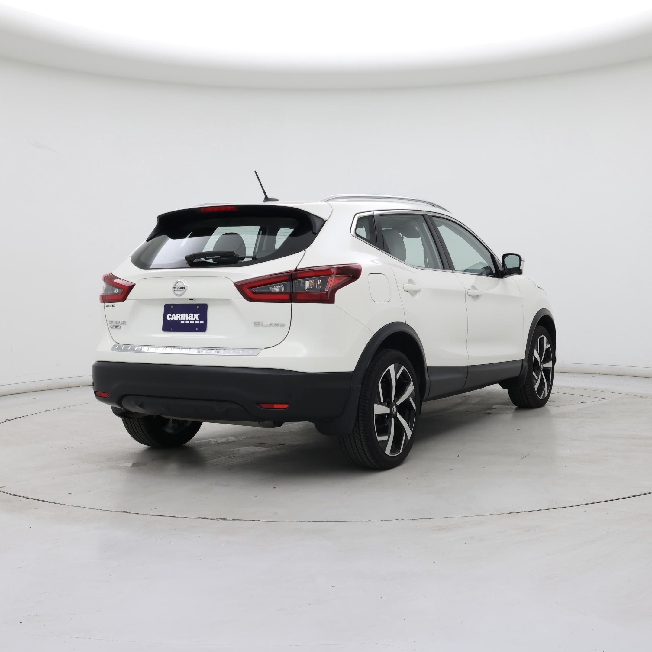 Thumbnail: 2022 Nissan Rogue Sport - 8