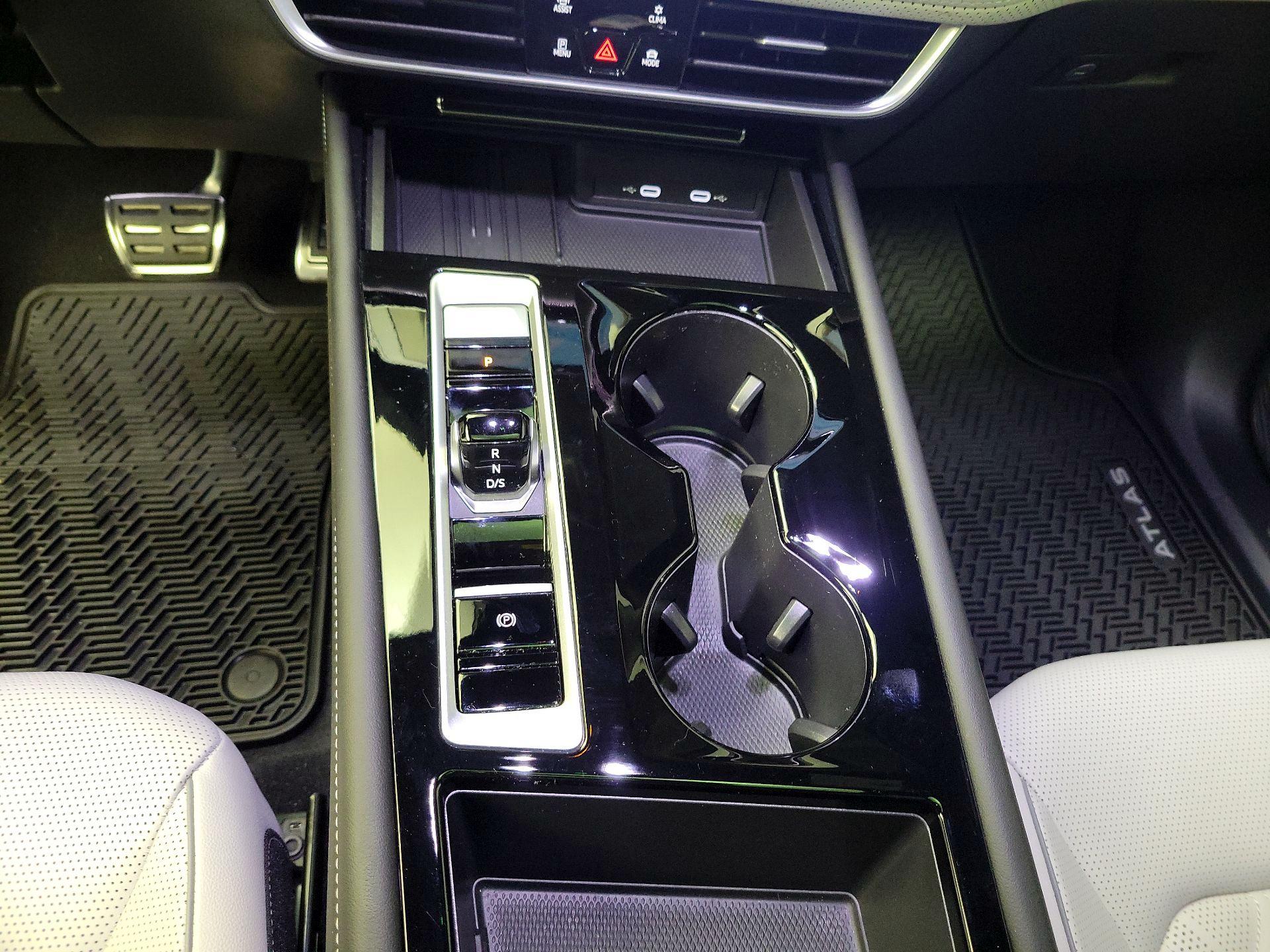 Thumbnail: 2025 Volkswagen Atlas - 18