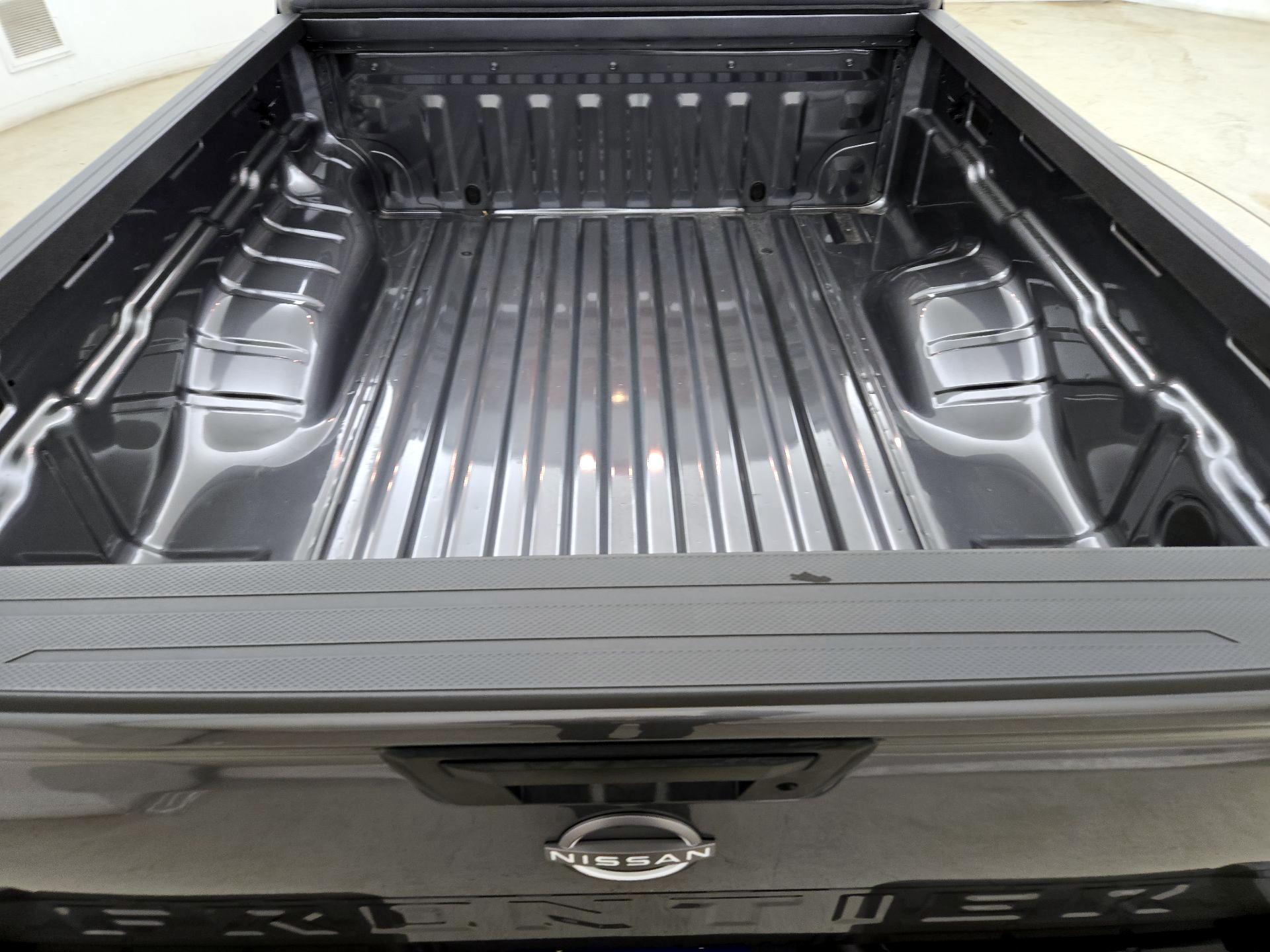 Thumbnail: 2025 Nissan Frontier - 18